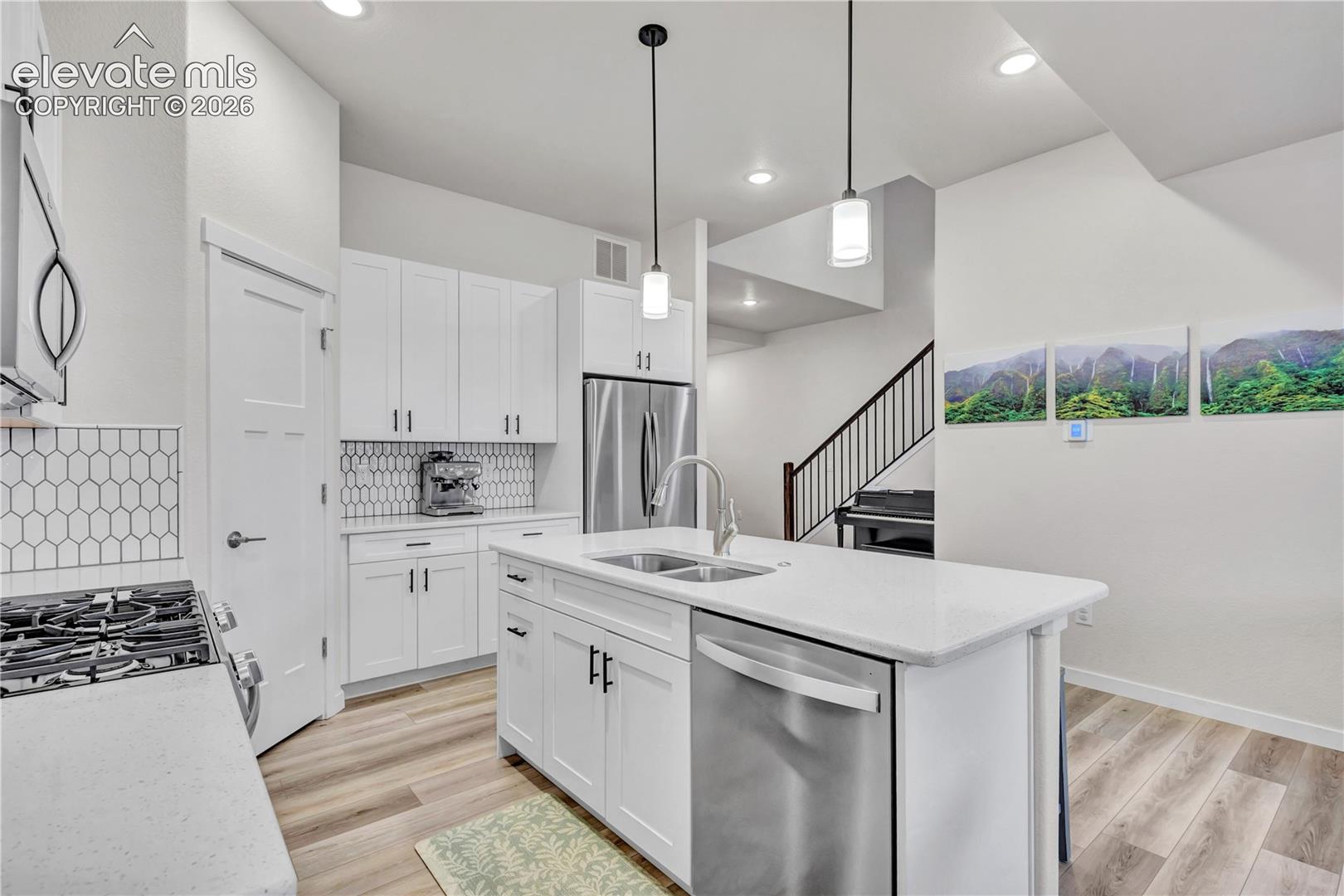 Listing photo 7 for 5675 Villa Lorenzo Drive