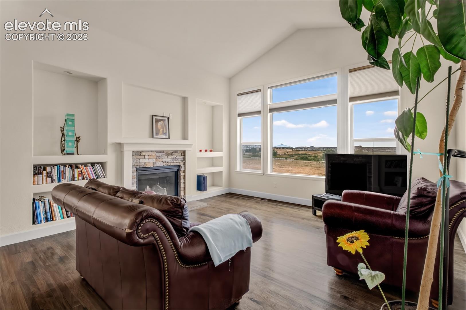 Listing photo 3 for 1506 PROMONTORY BLUFF View