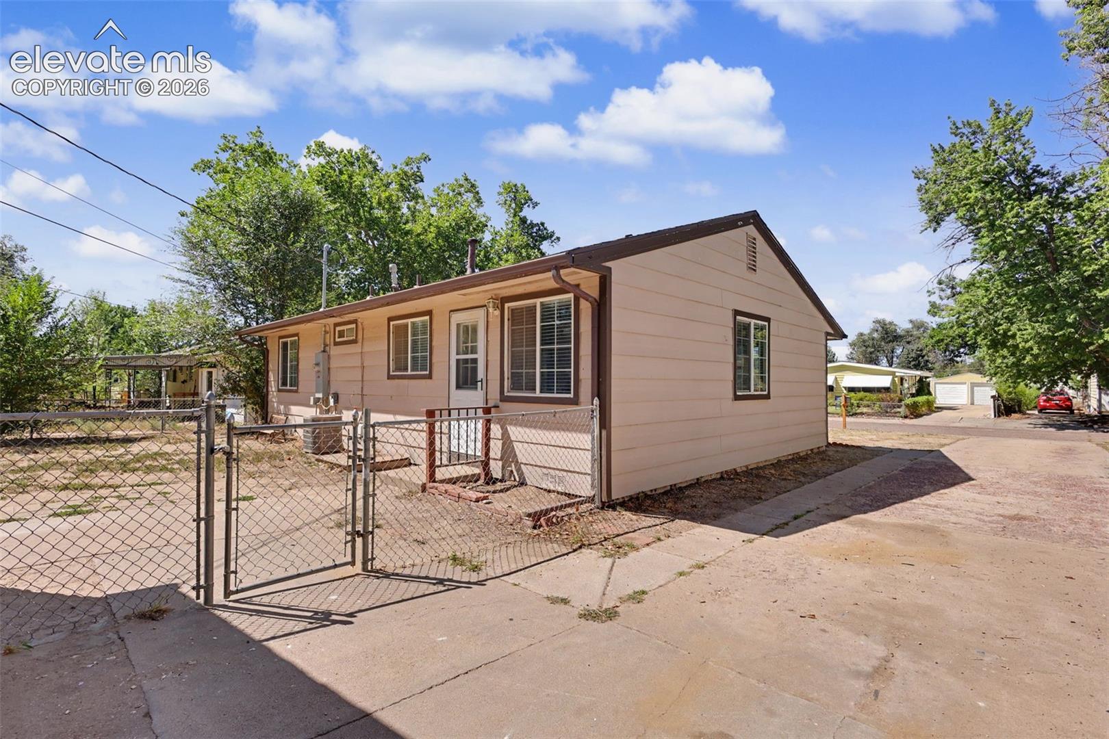 Listing photo 30 for 105 Linden Drive