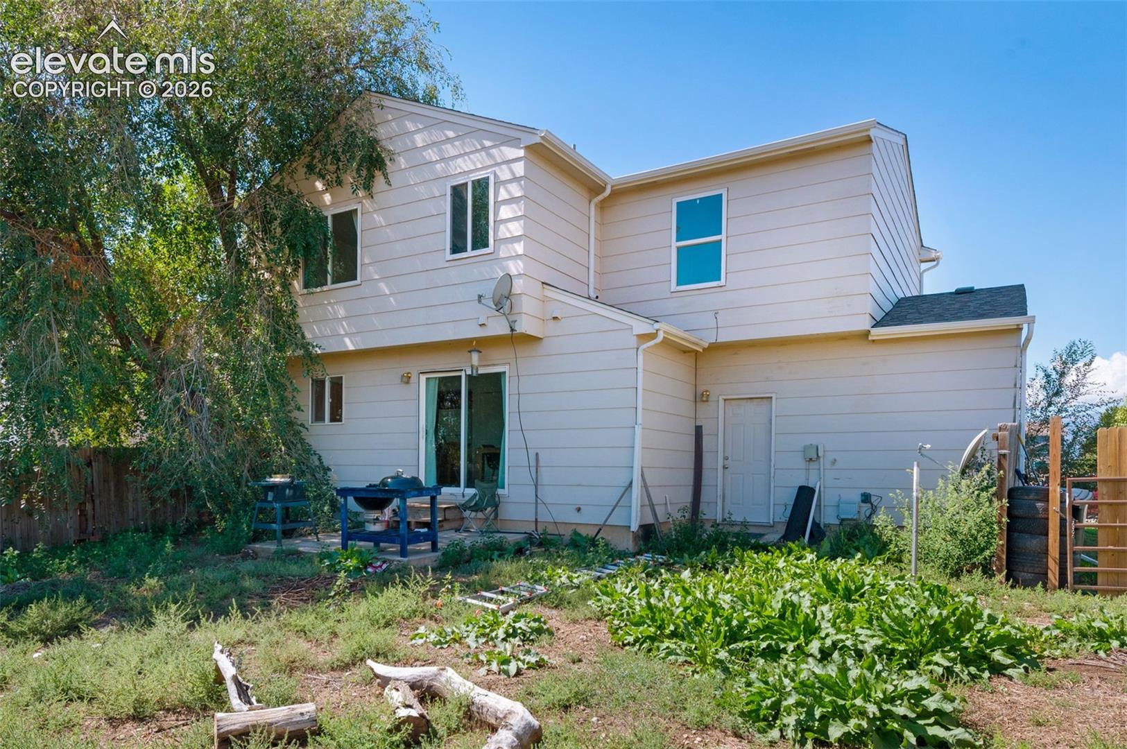 Listing photo 31 for 8239 Monterey Way
