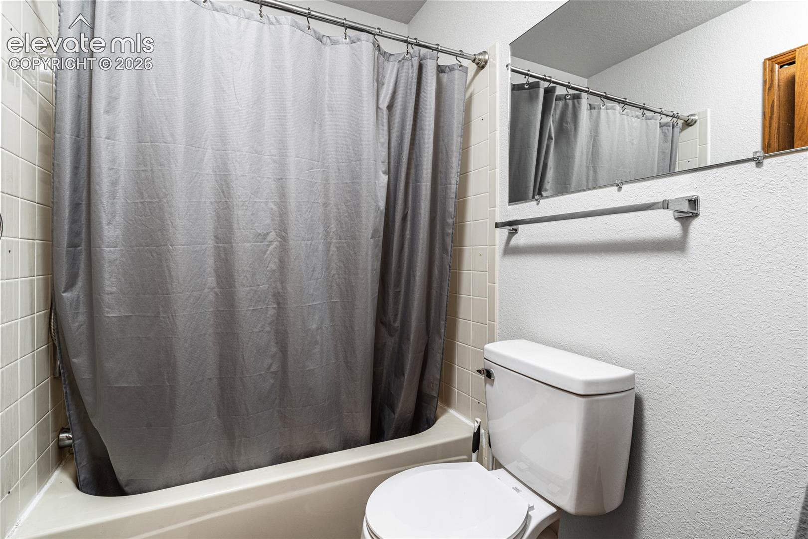 Listing photo 13 for 2106 Chautard Drive B