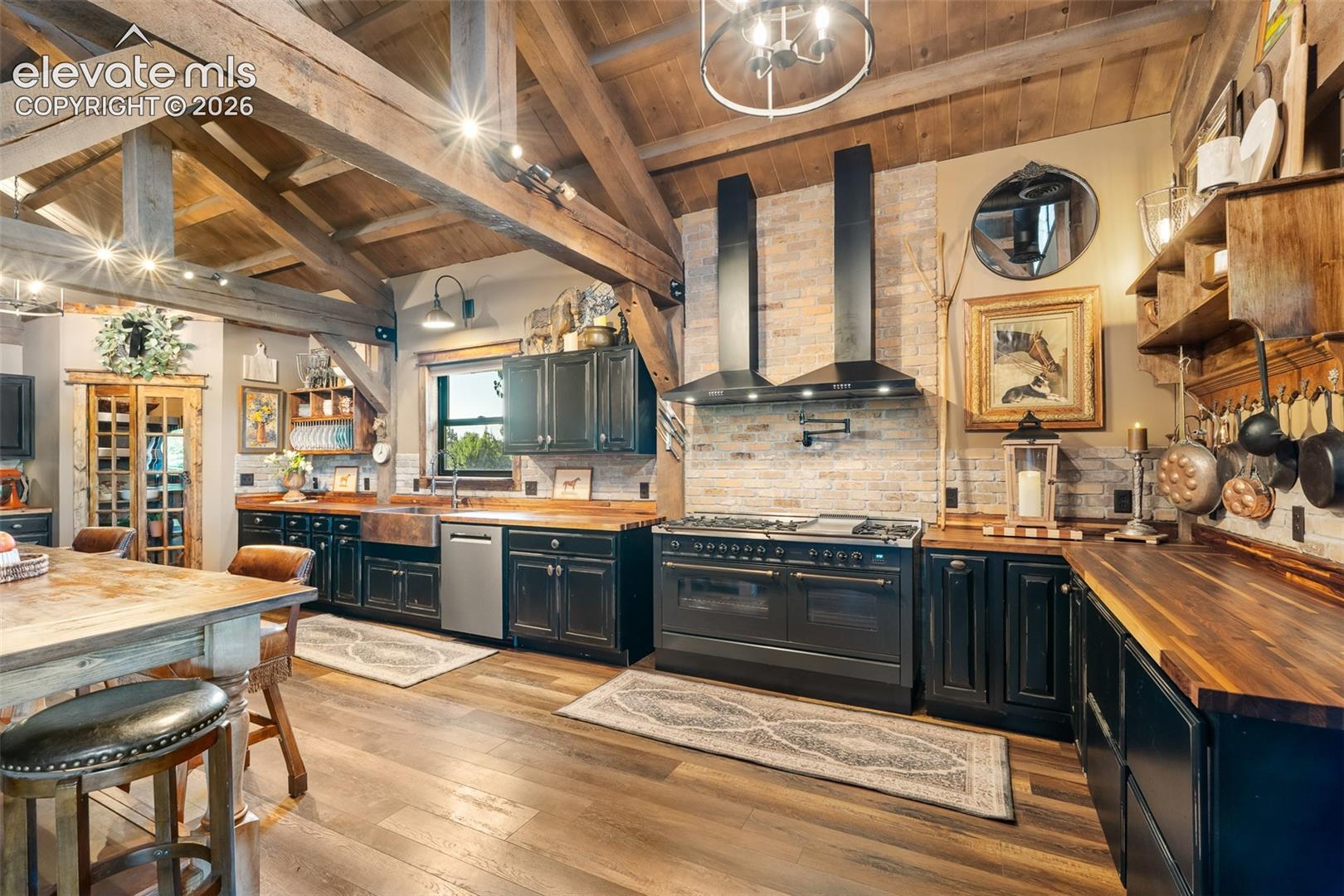 Listing photo 20 for 7445 Pinon Heights NA