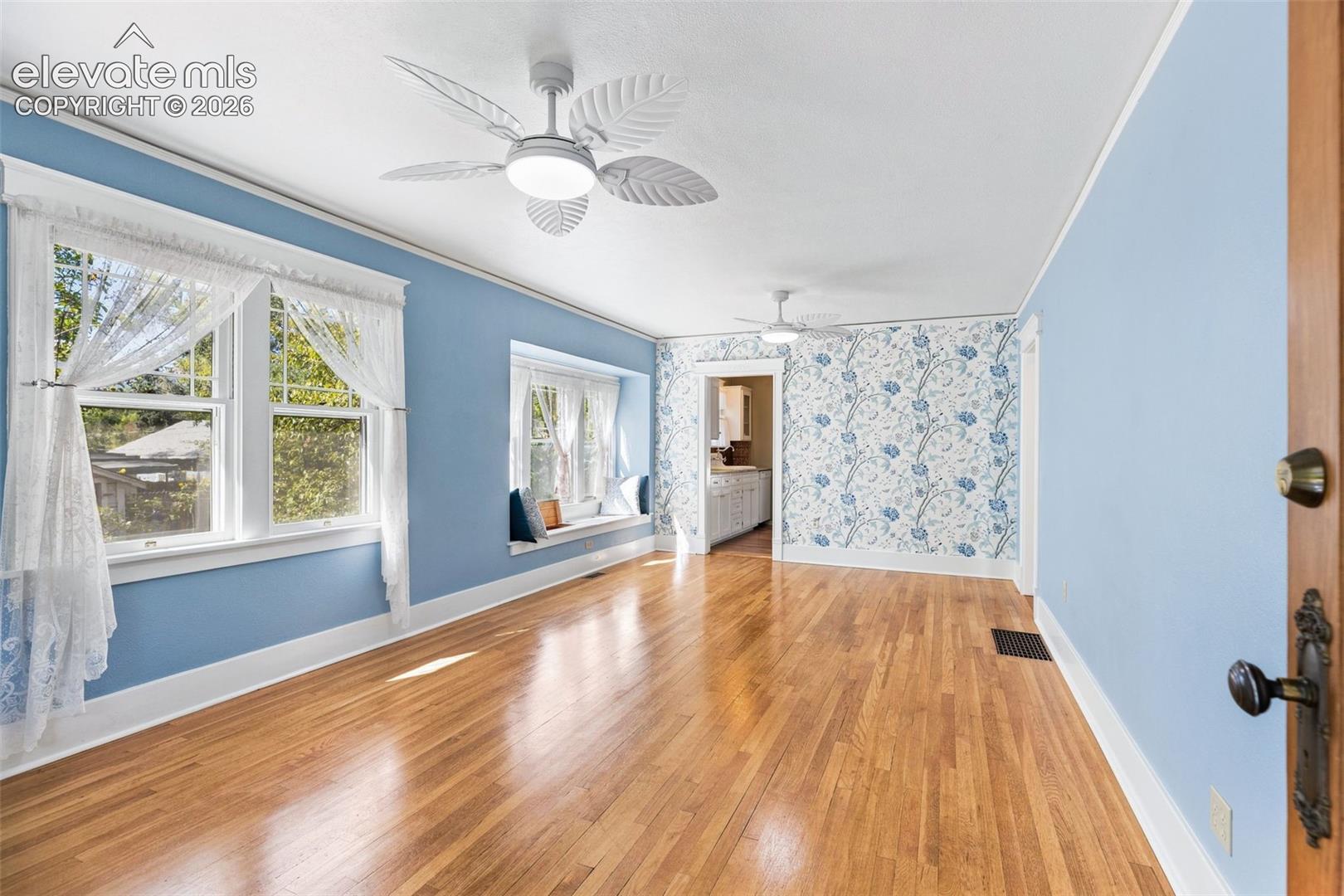 Listing photo 33 for 514 Custer Avenue