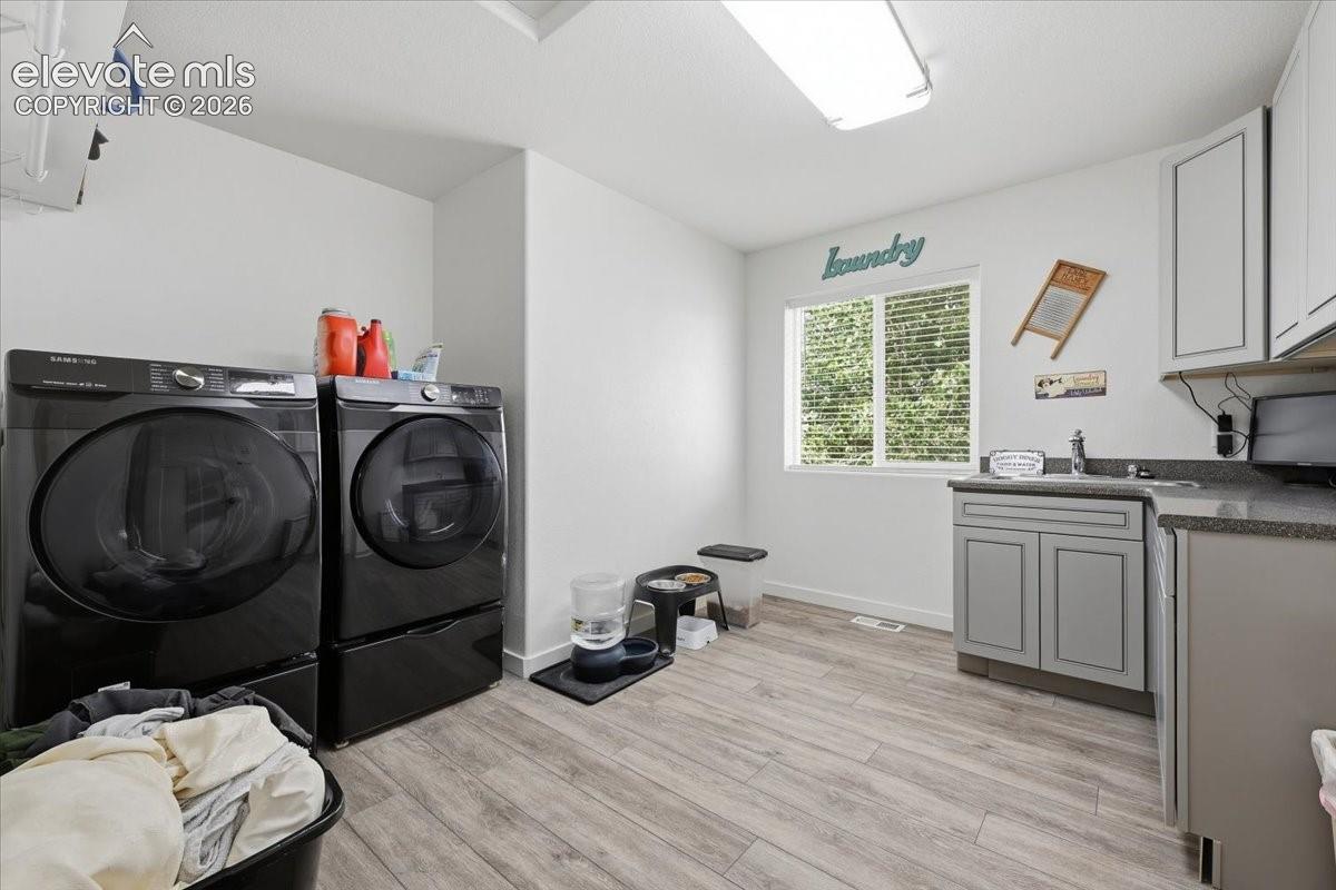 Listing photo 33 for 1516 N Platteville Boulevard