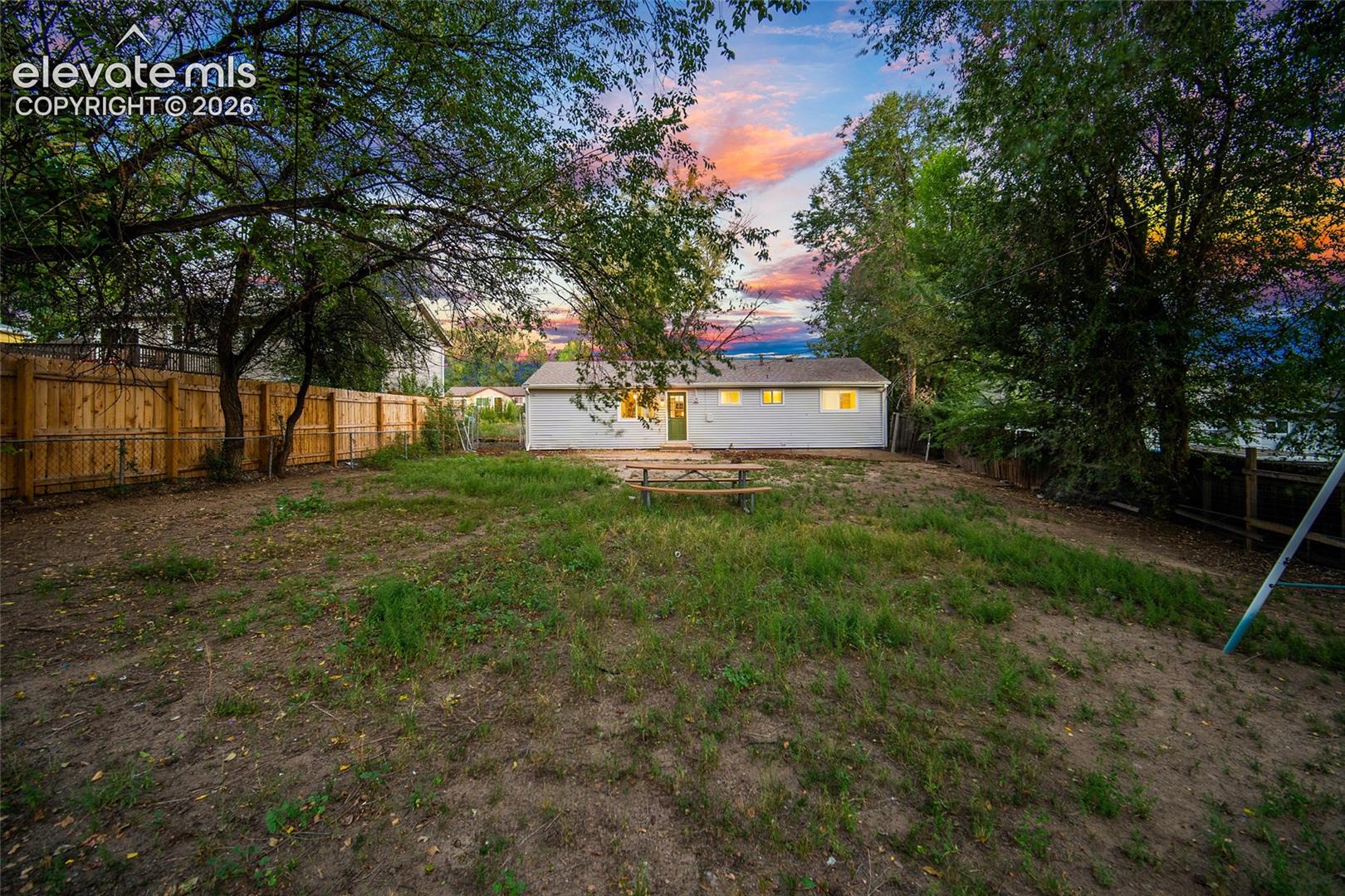 Listing photo 31 for 3928 E Pikes Peak Avenue