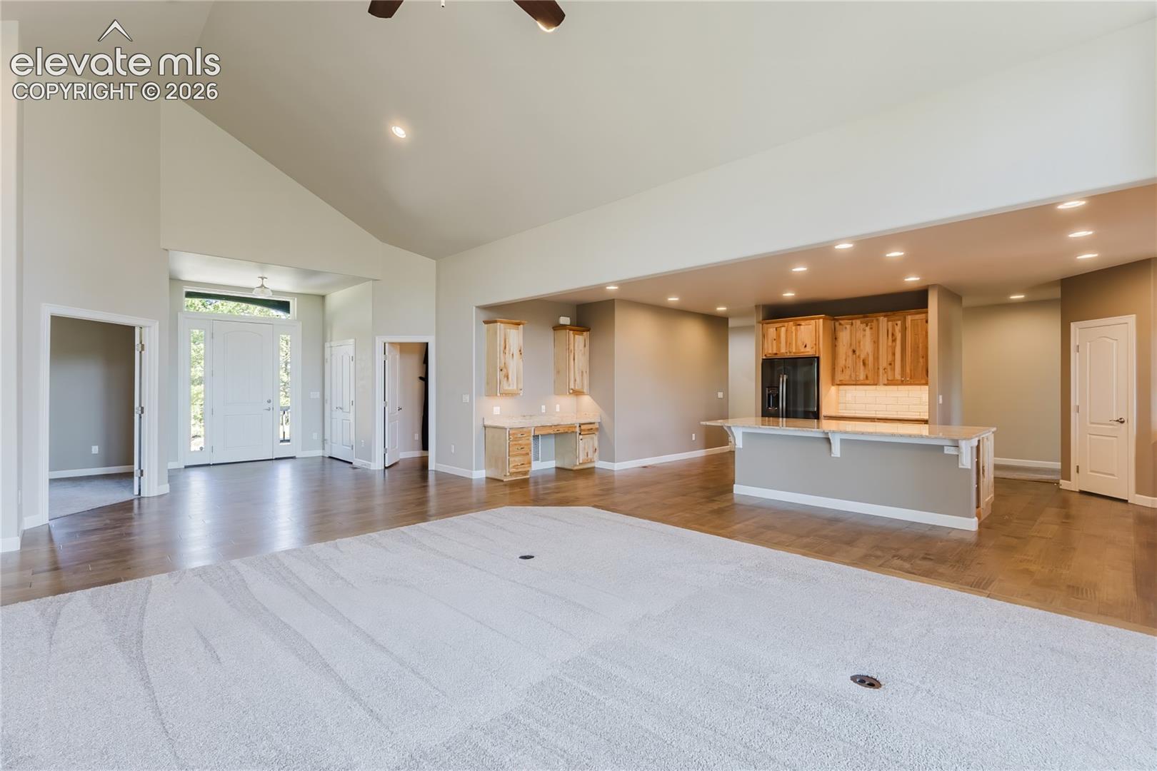 Listing photo 9 for 407 Silvermoon Heights
