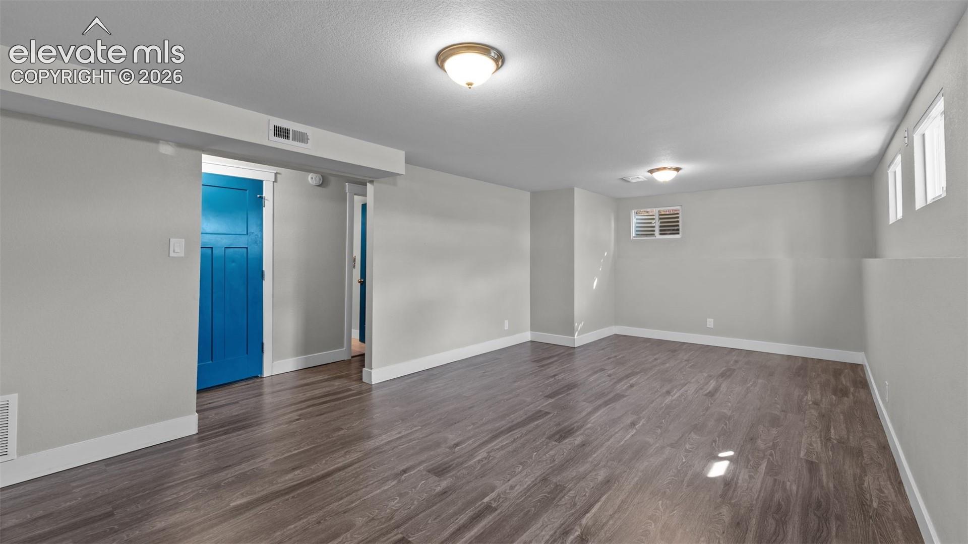 Listing photo 18 for 7 N Dartmouth Street