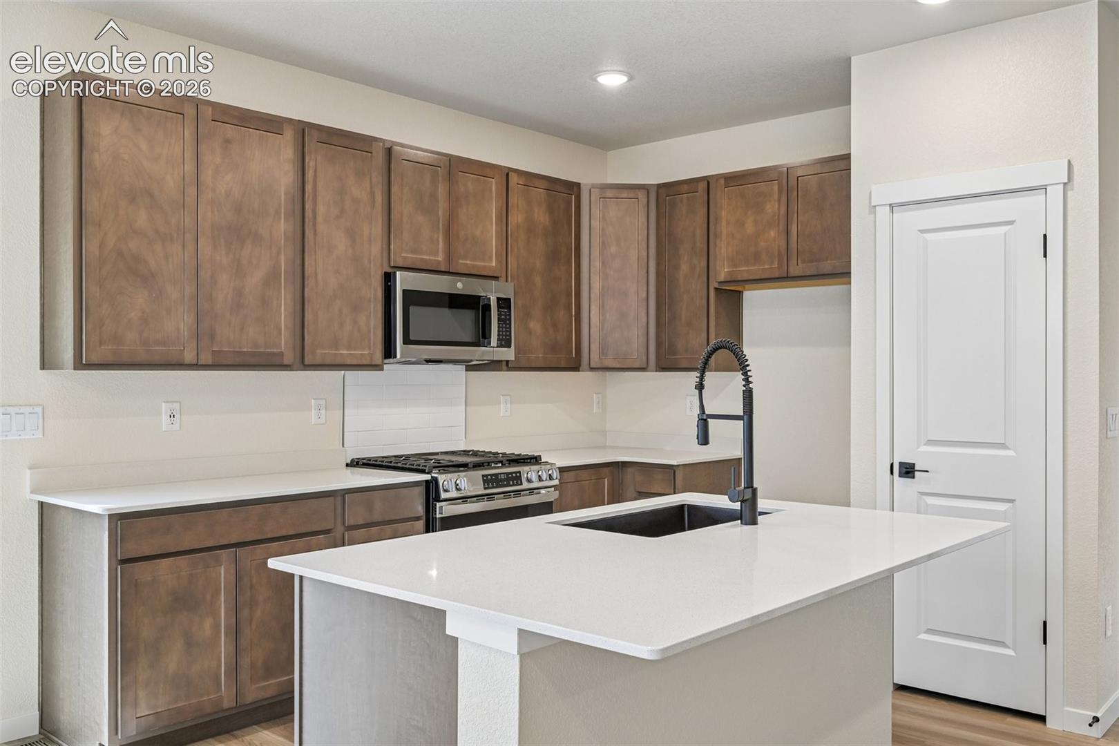 Listing photo 15 for 9684 Blaurock Drive