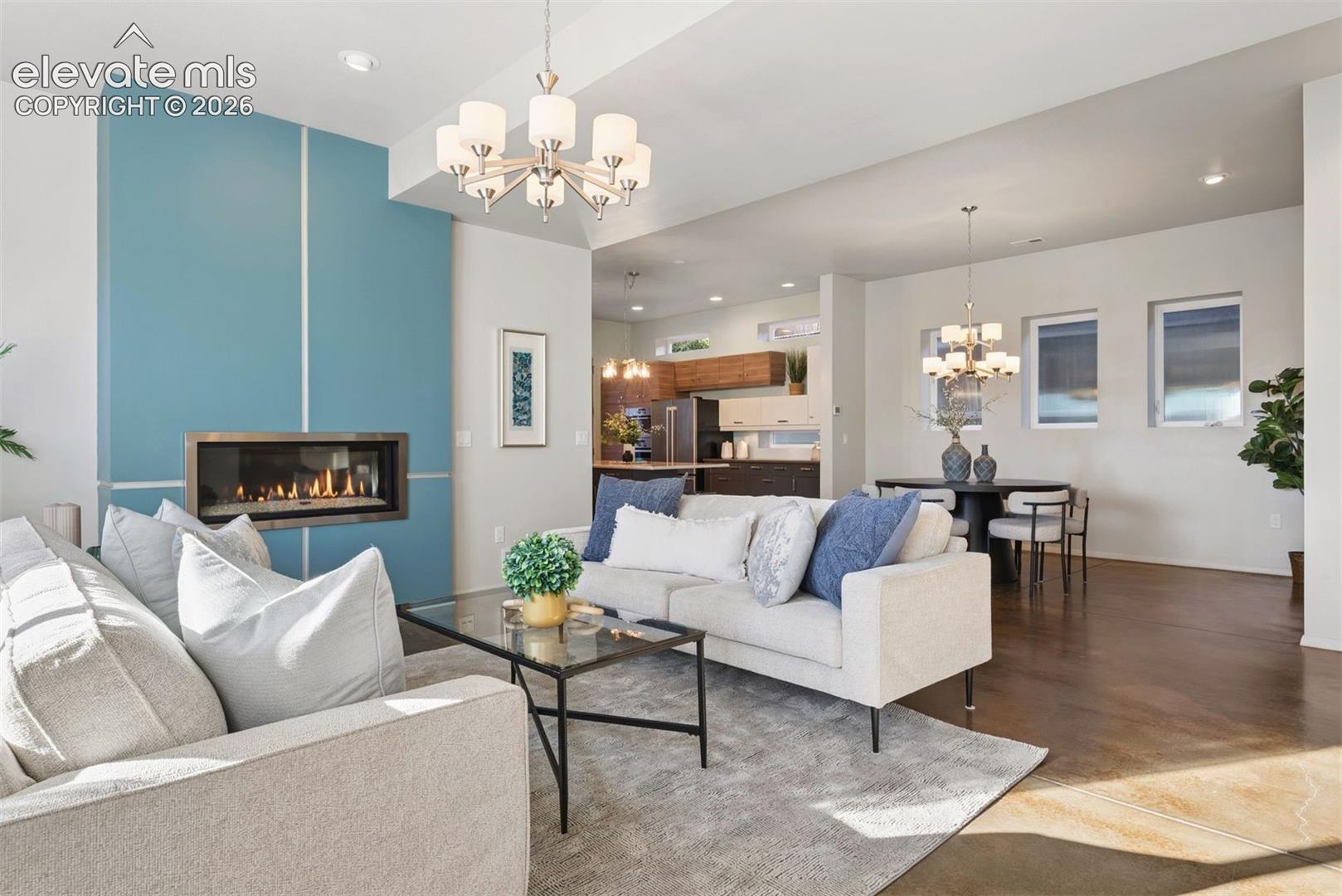 Listing photo 13 for 815 W Jefferson Street