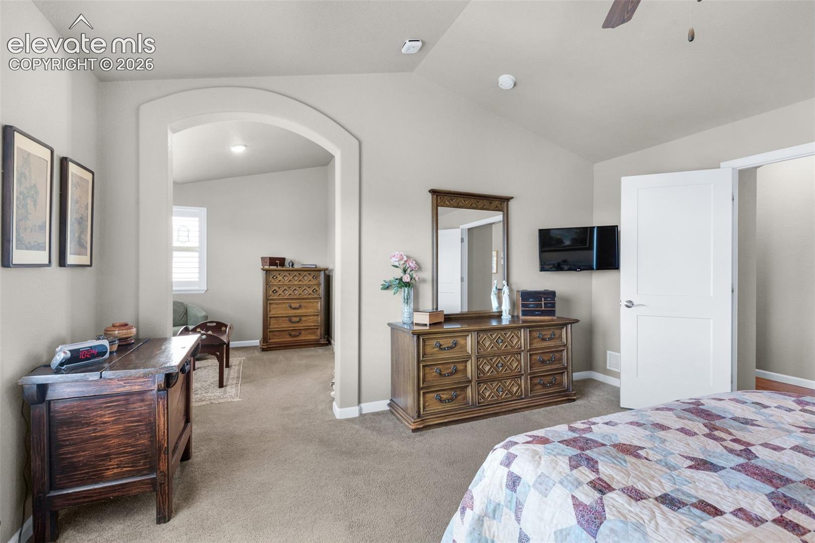 Listing photo 15 for 9828 Surrey Run Drive