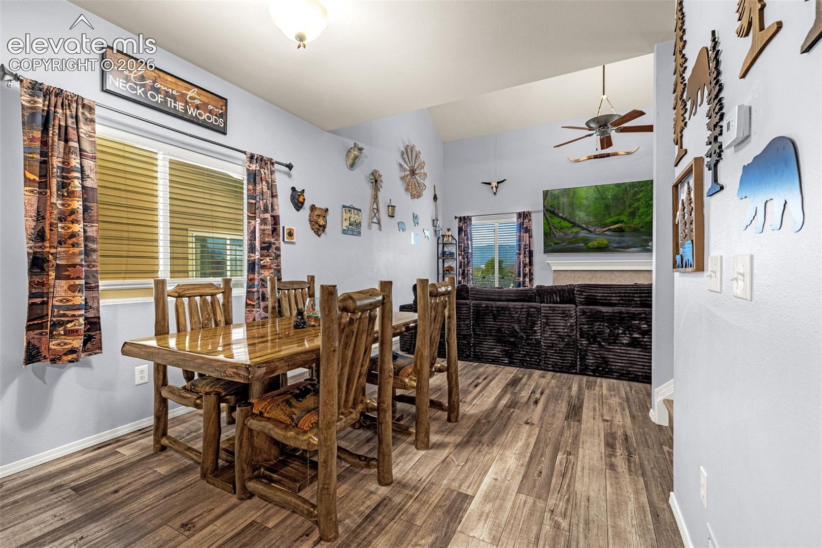 Listing photo 5 for 15628 Dawson Creek Drive