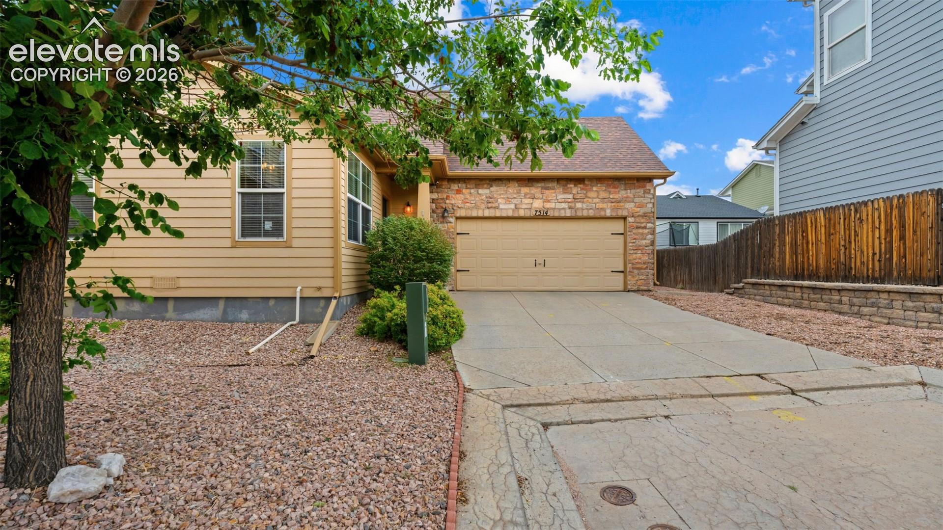 Listing photo 7 for 7514 Jaoul Point