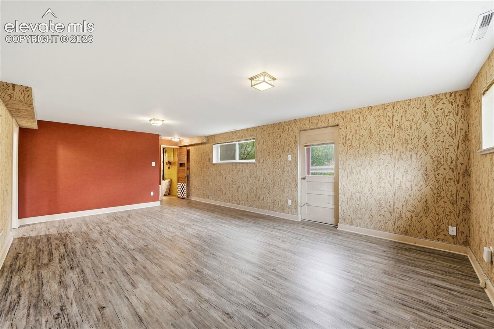 Listing photo 29 for 1406 Iowa Avenue
