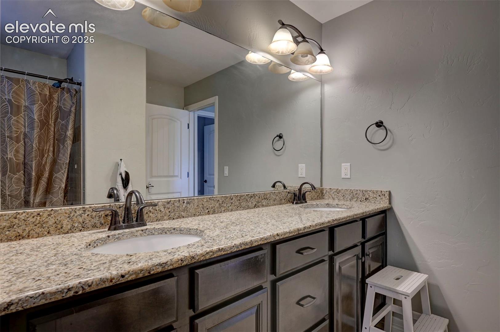 Listing photo 21 for 10249 Mt Lincoln Drive