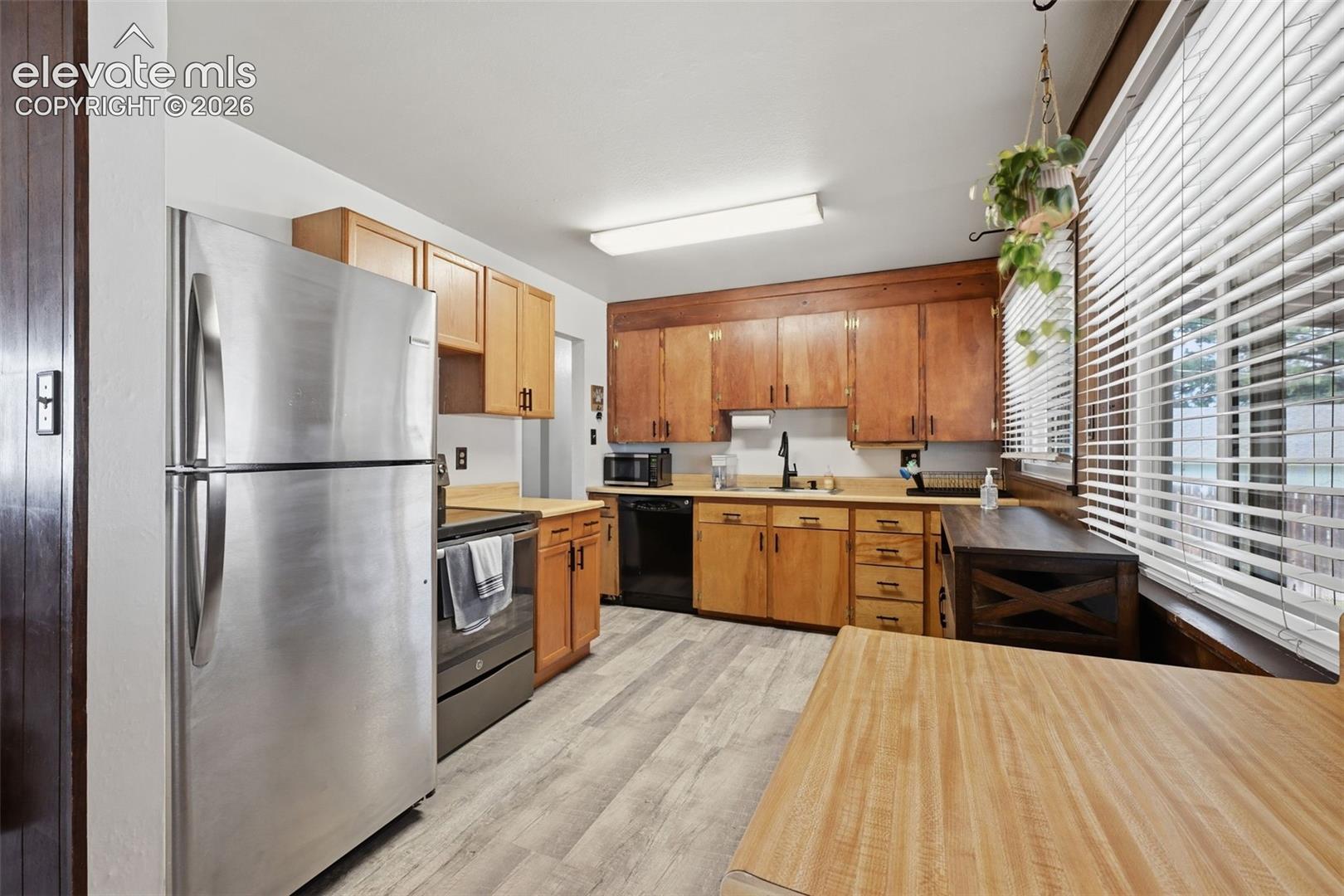 Listing photo 15 for 2637 Waldean Street