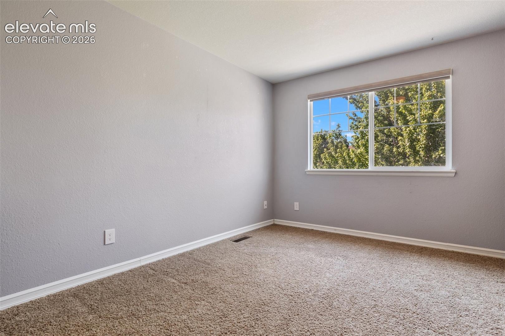 Listing photo 23 for 4046 Deer Valley Drive