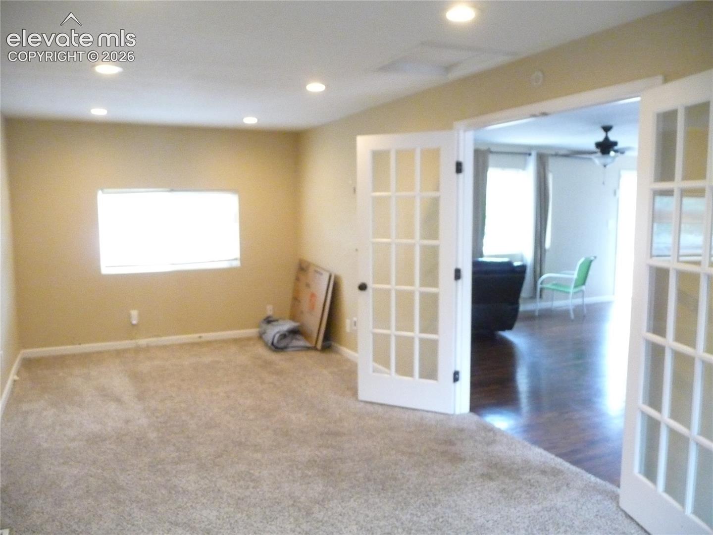 Listing photo 5 for 2919 Fremont Drive