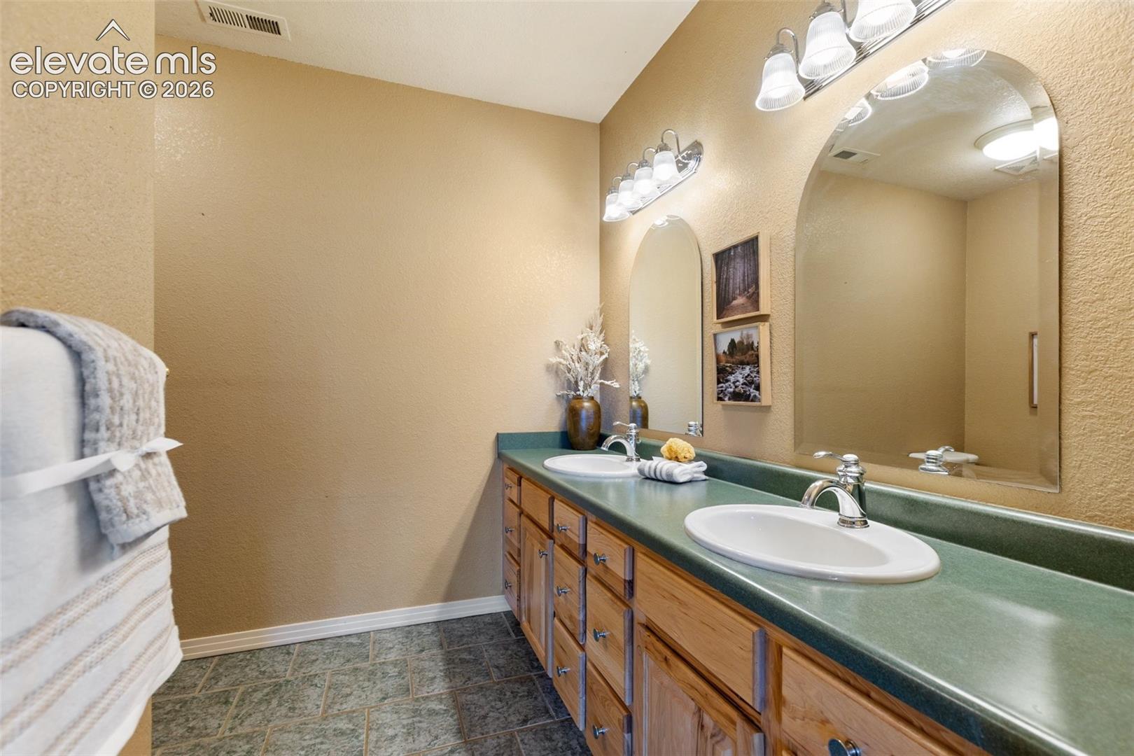 Listing photo 28 for 516 Saguache Drive