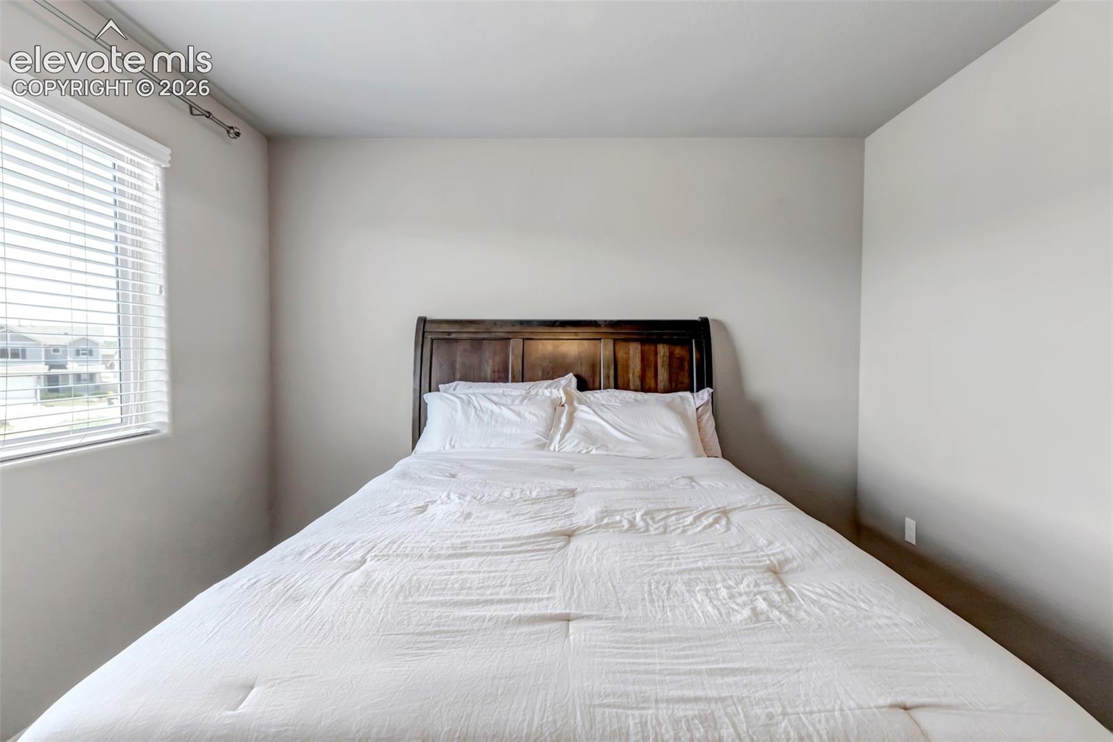 Listing photo 16 for 7548 Benecia Drive