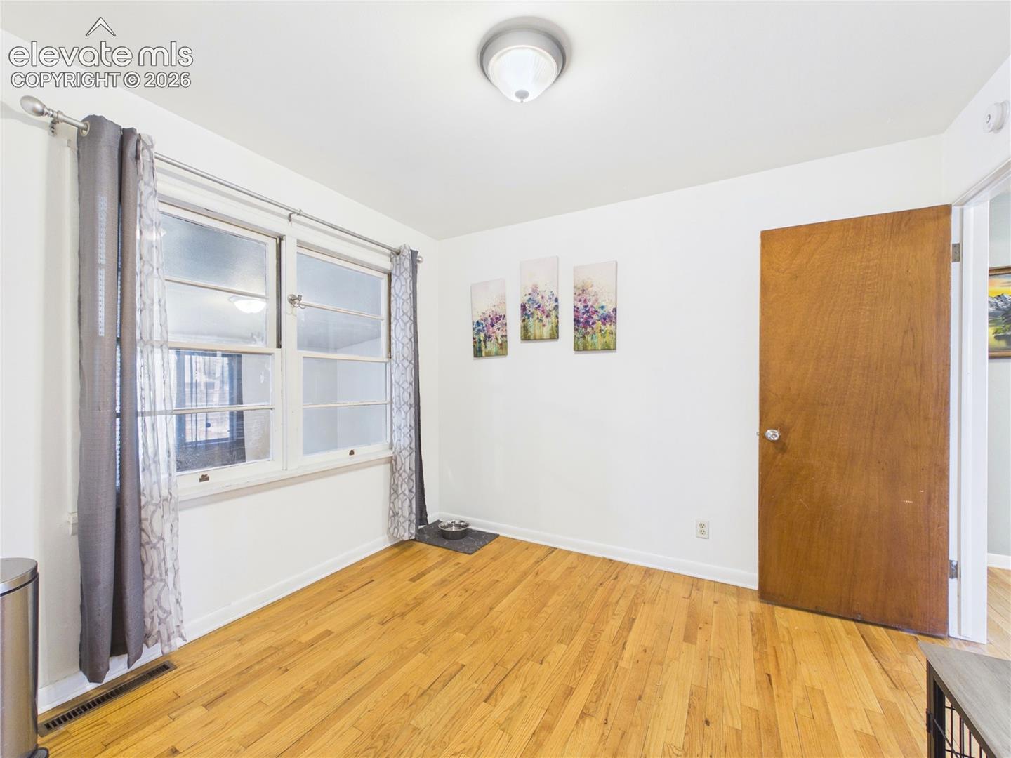 Listing photo 16 for 1615 Englewood Drive