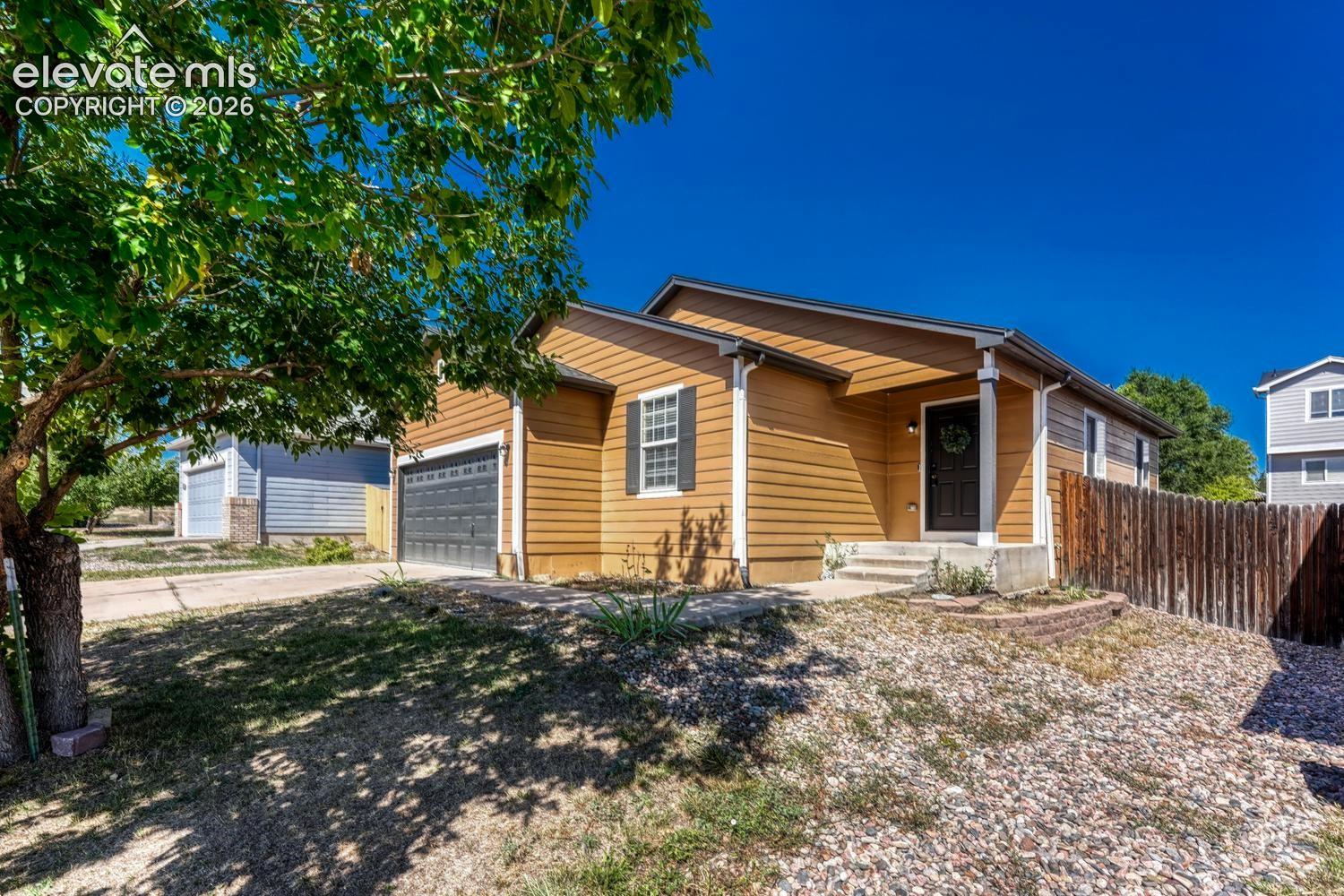 Listing photo 2 for 1120 Lords Hill Drive