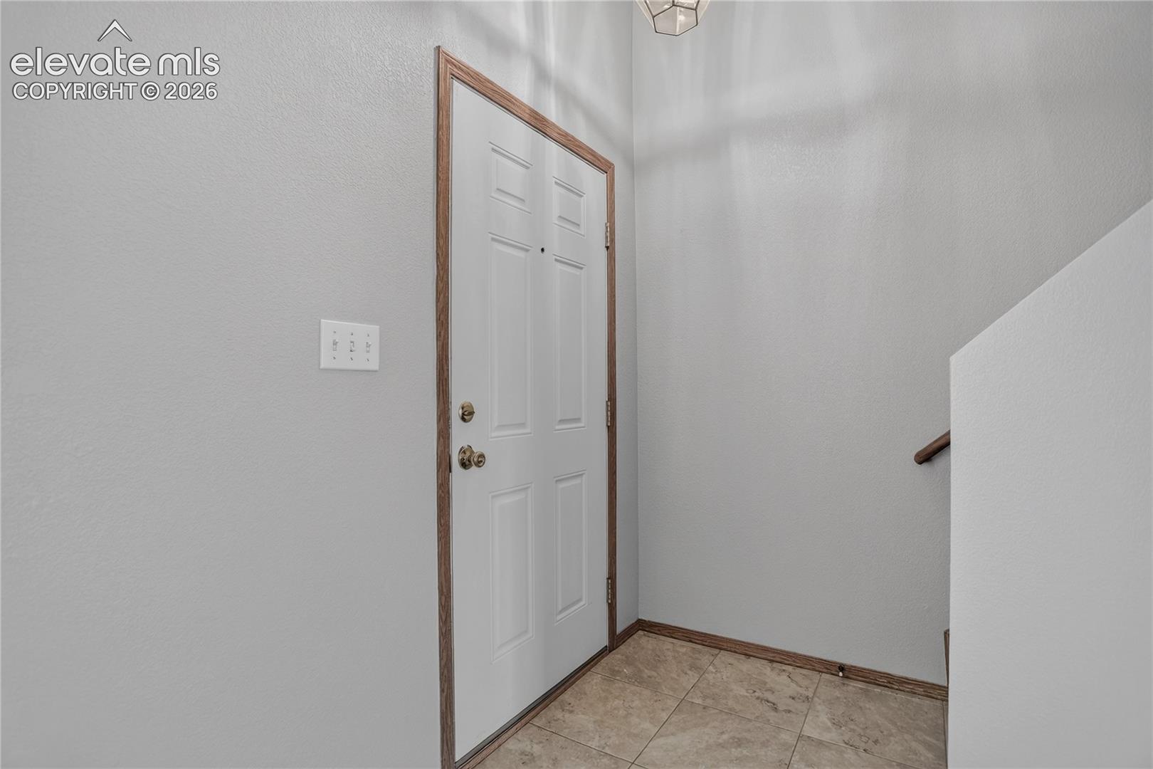 Listing photo 8 for 3046 W 22nd Street