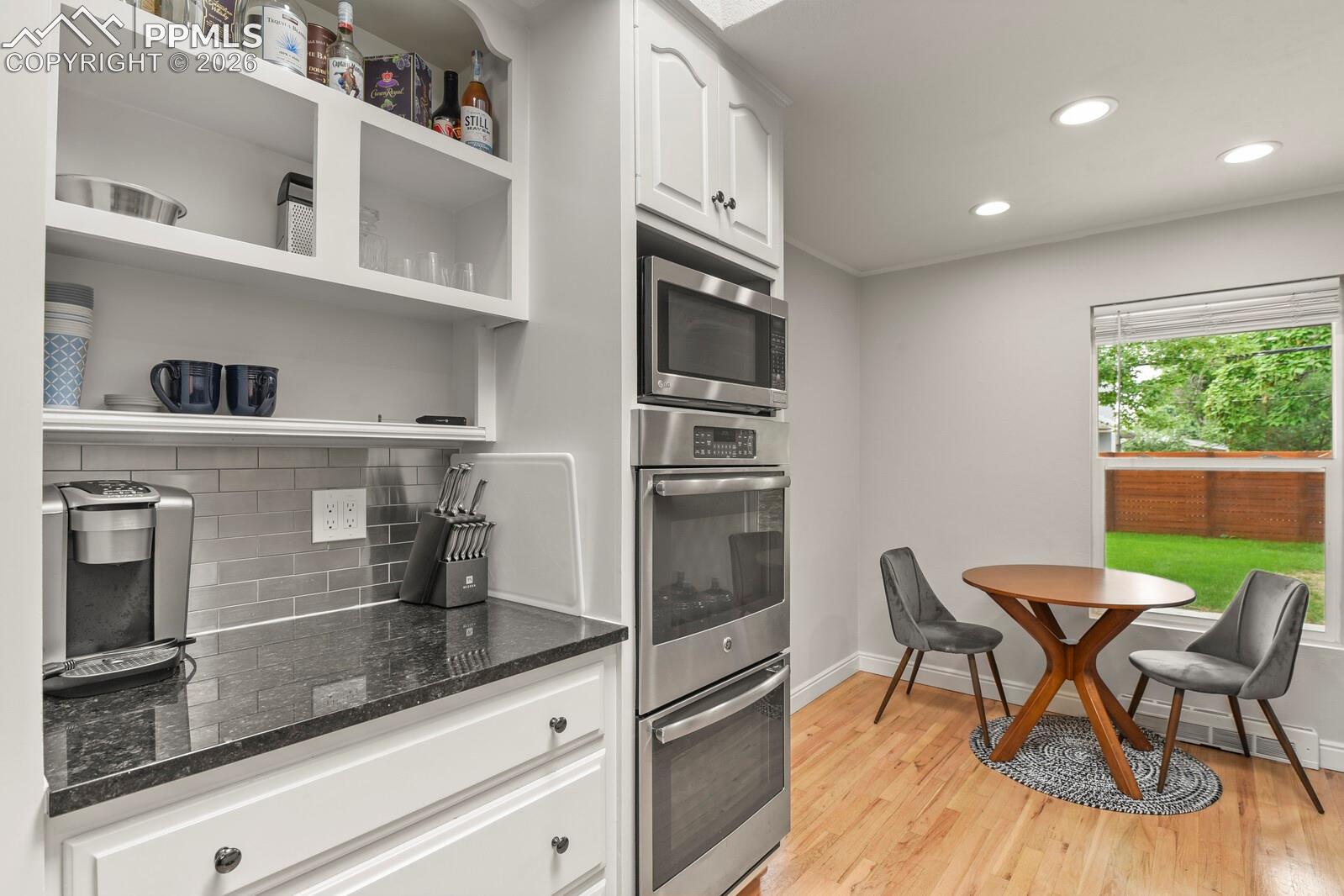 Listing photo 10 for 691 S Holly Street