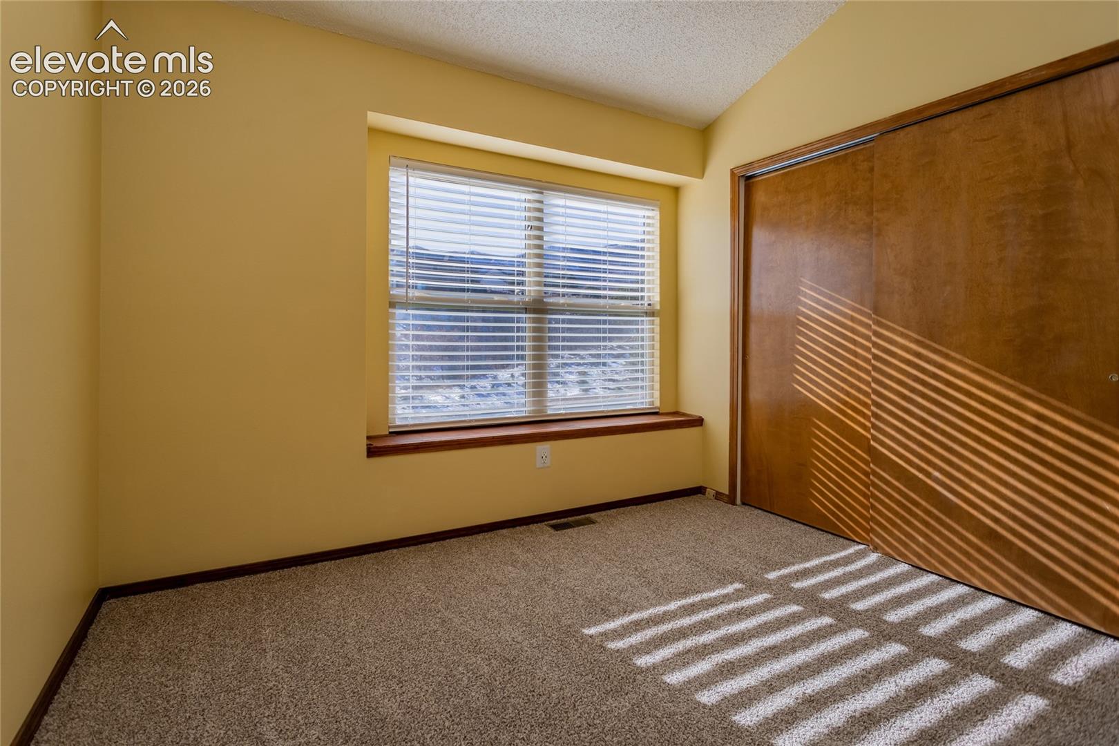 Listing photo 31 for 2690 Edenderry Drive