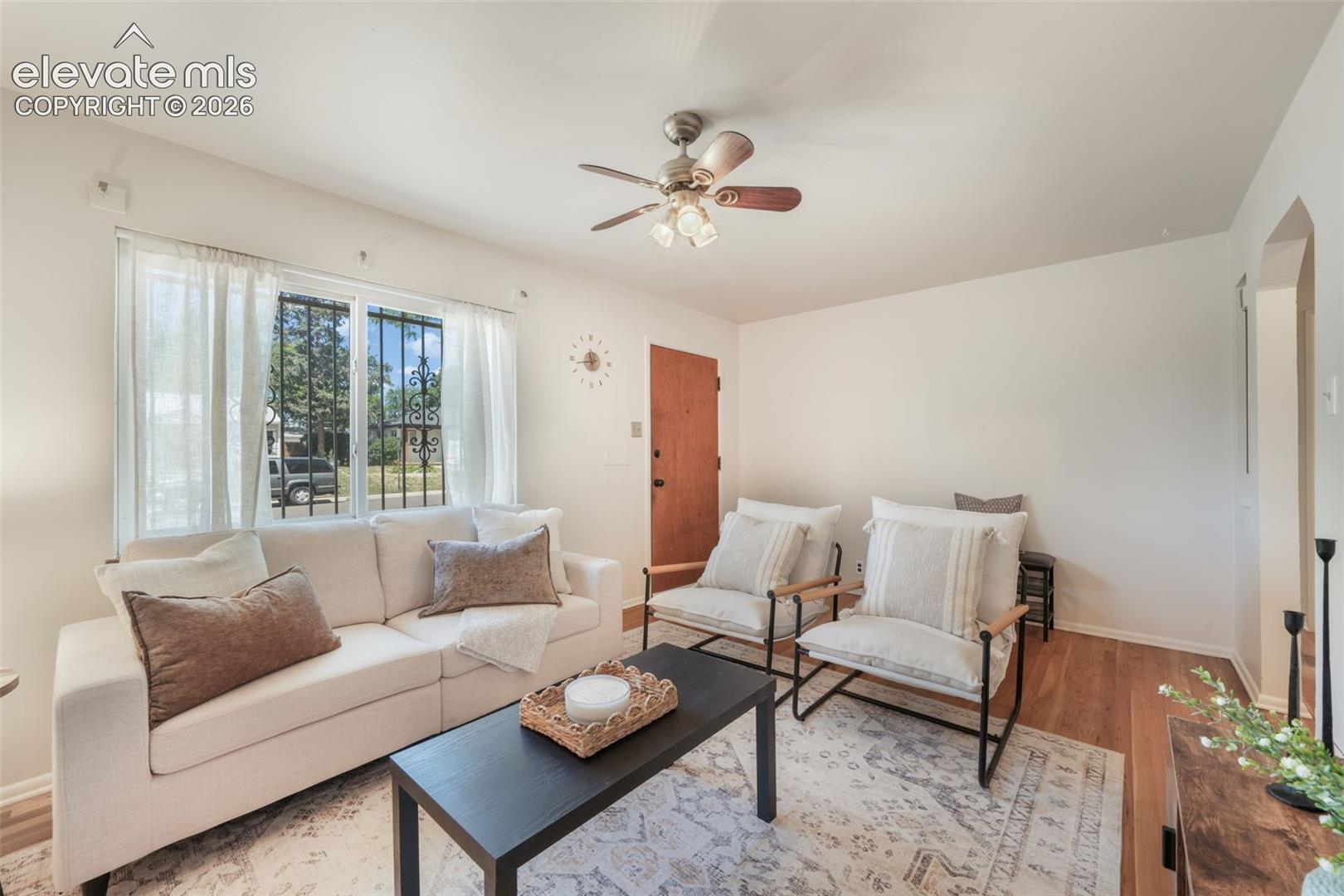 Listing photo 7 for 920 S Canosa Court