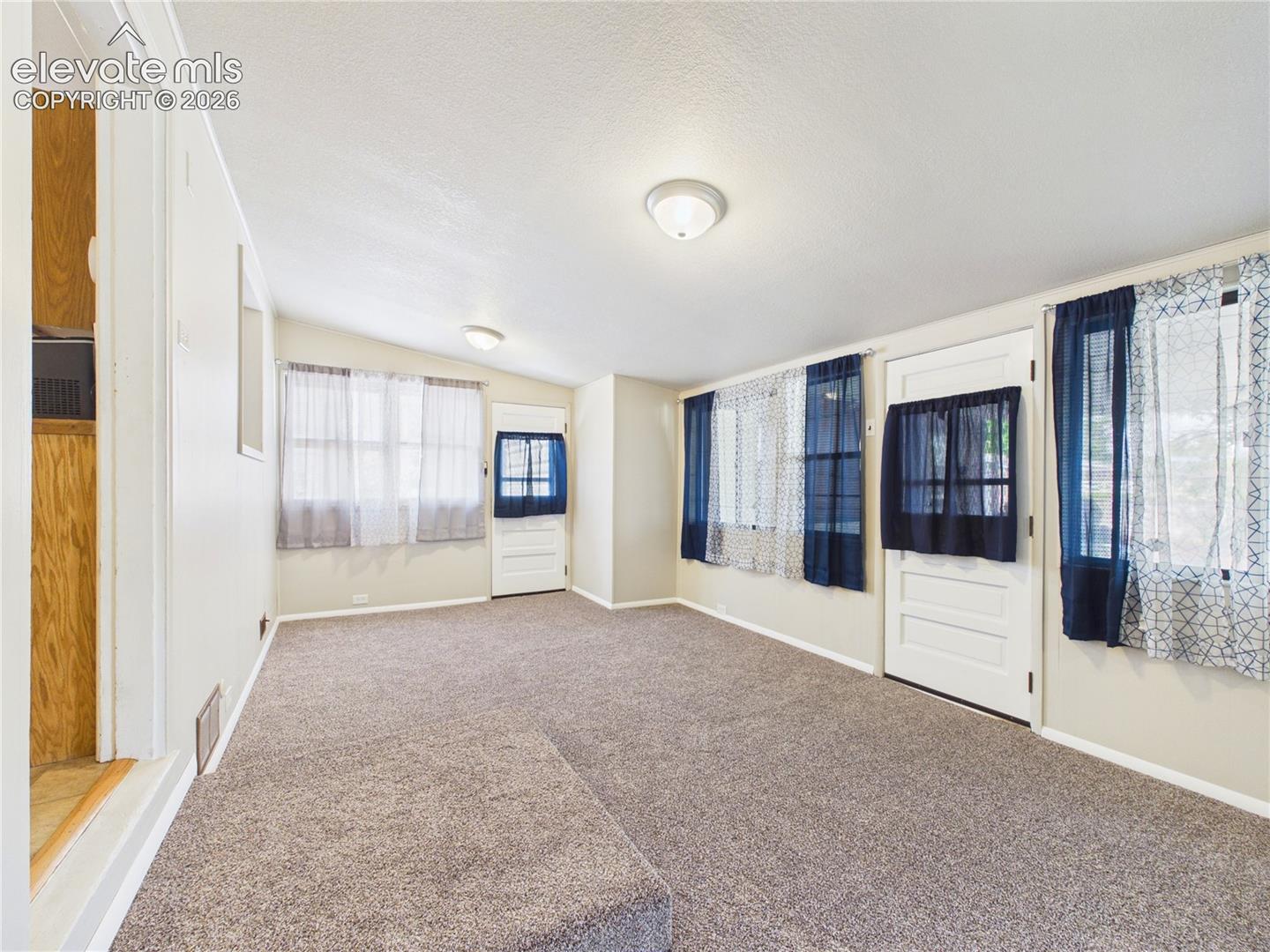Listing photo 25 for 1615 Englewood Drive