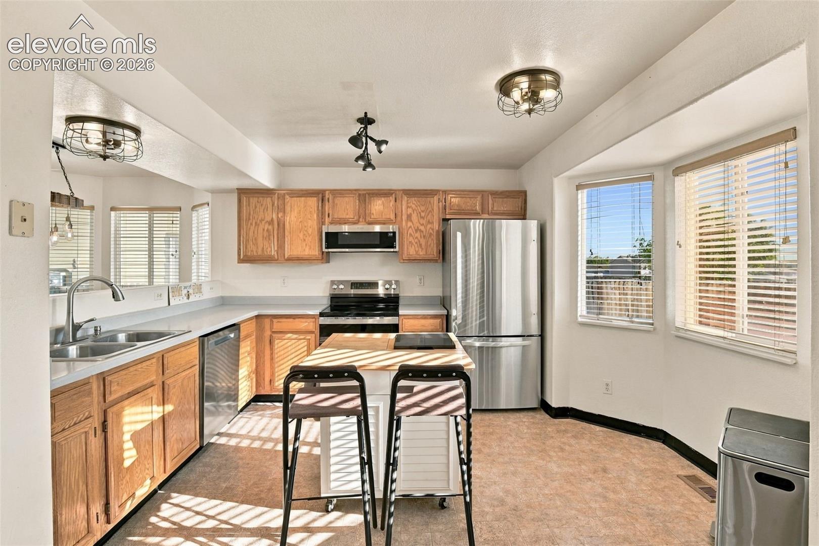 Listing photo 16 for 1040 Red Brooke Drive