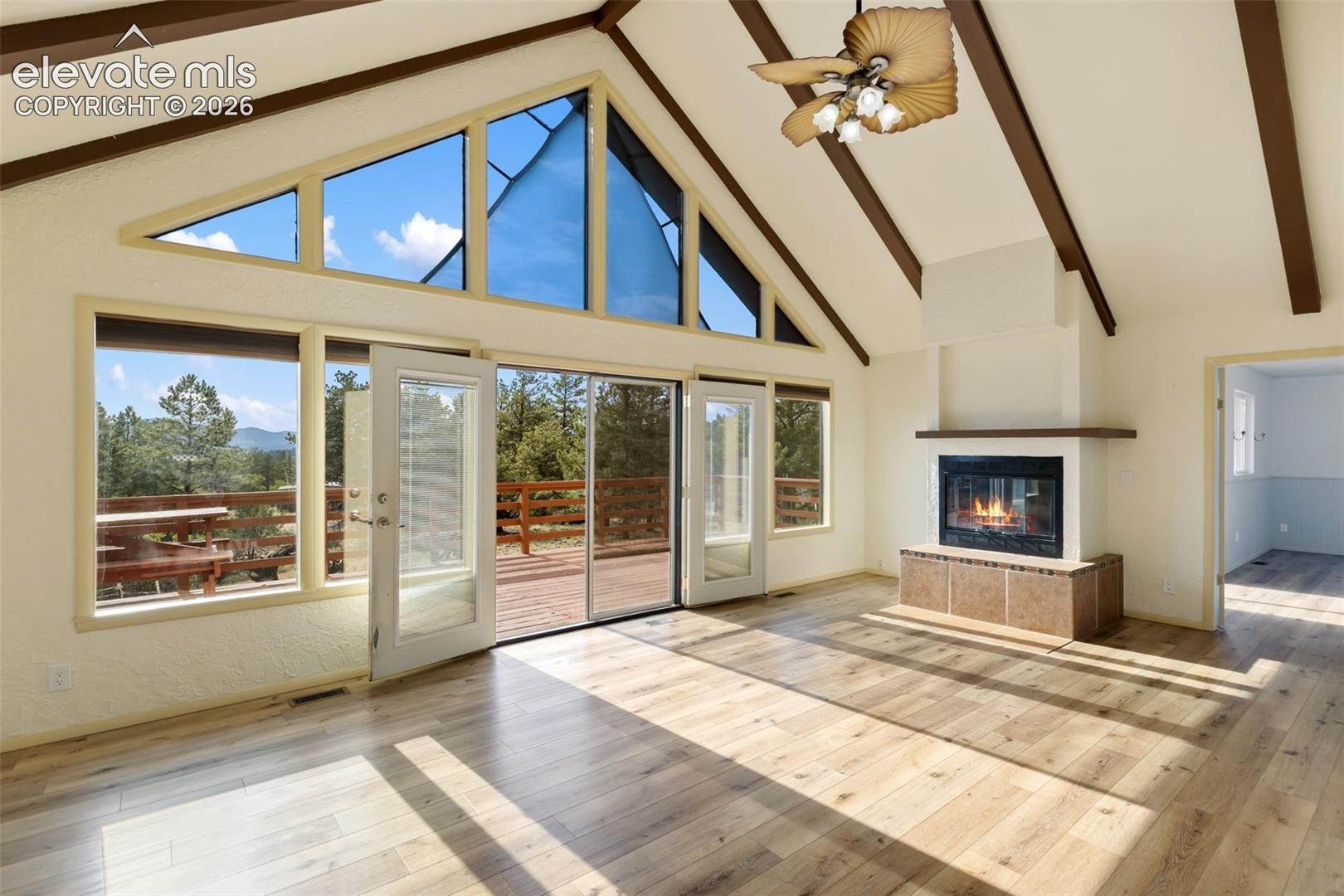 Listing photo 4 for 192 Columbine Road