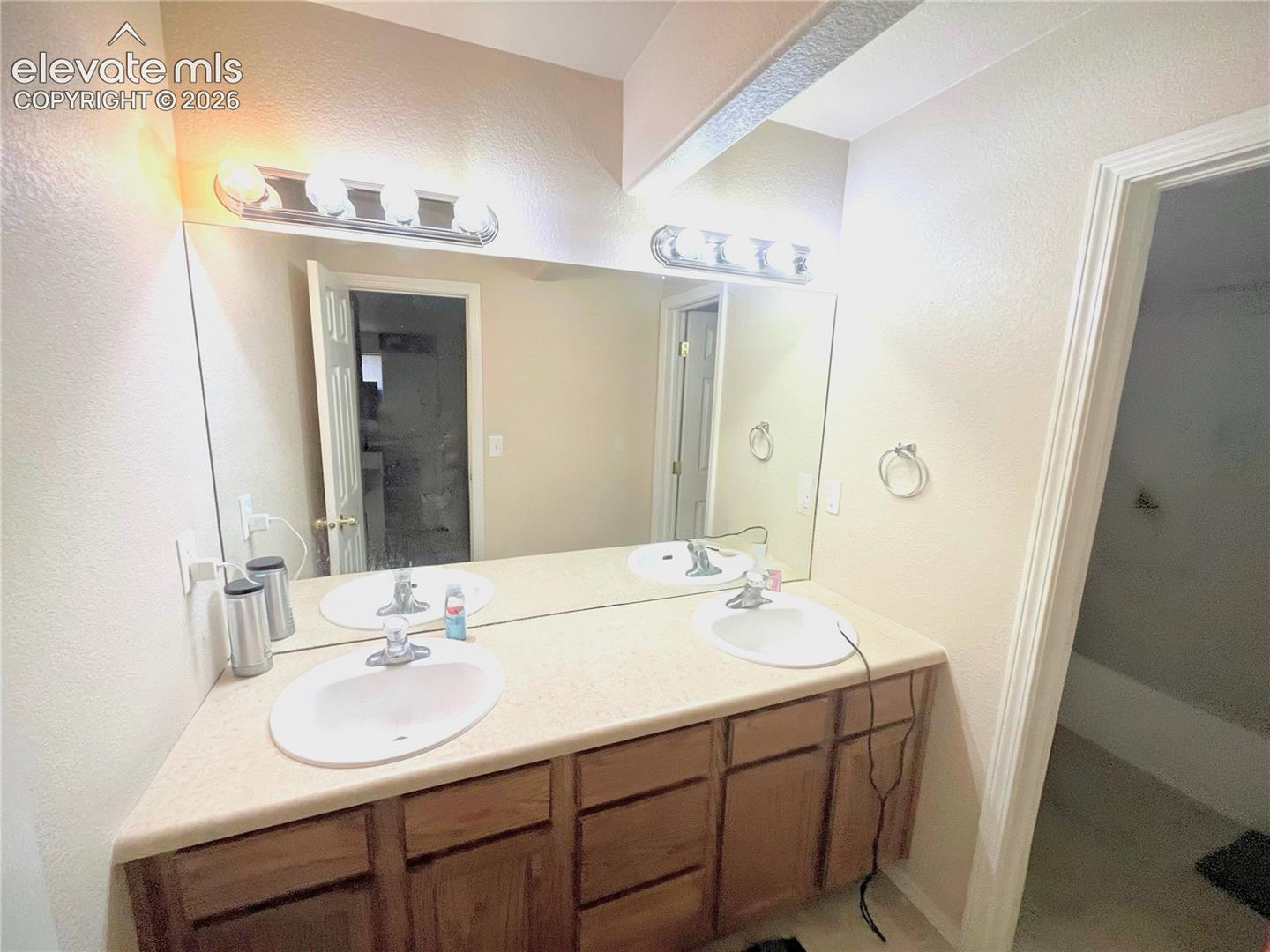 Listing photo 12 for 9845 Everglades Drive