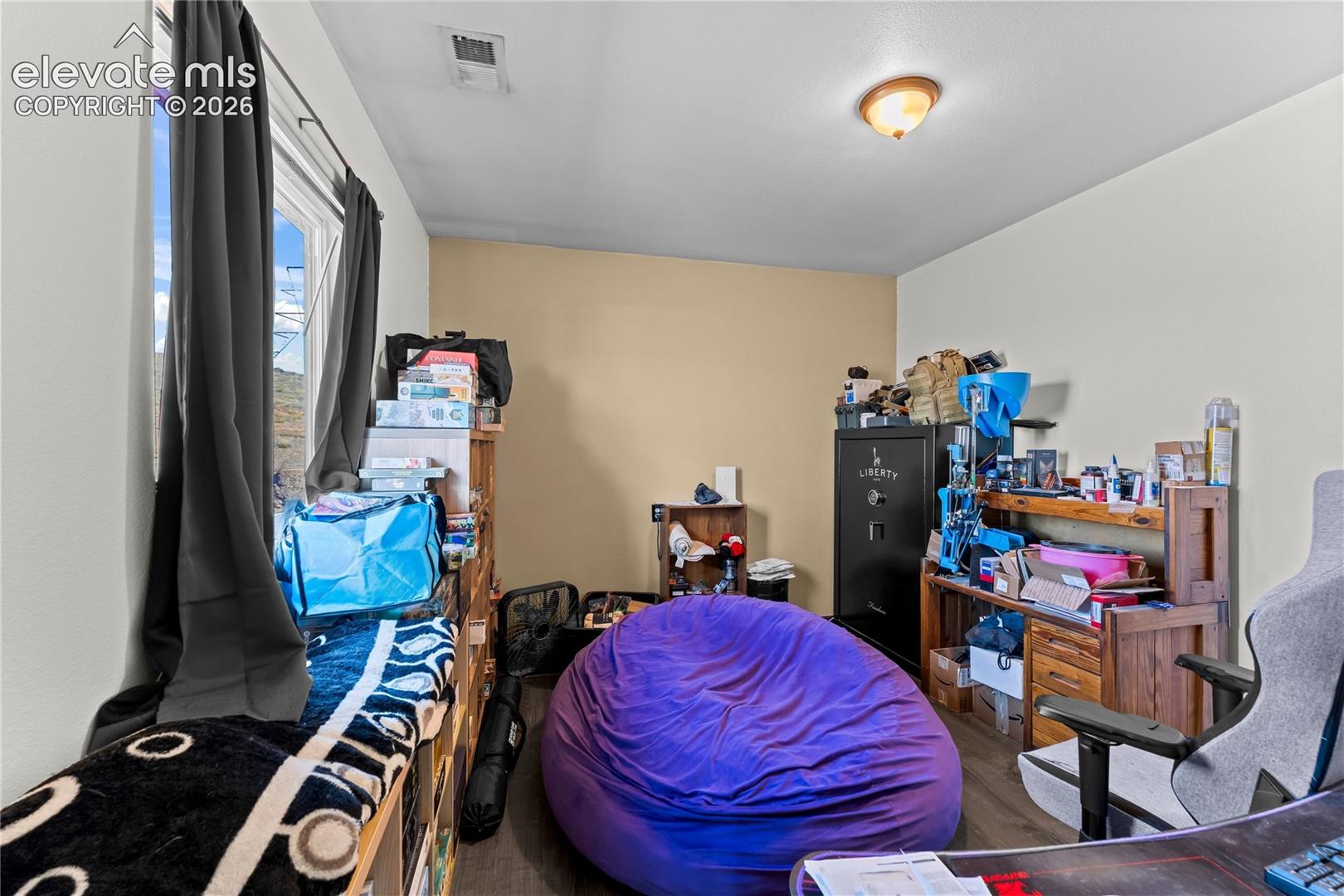 Listing photo 11 for 5733 Pronghorn Road