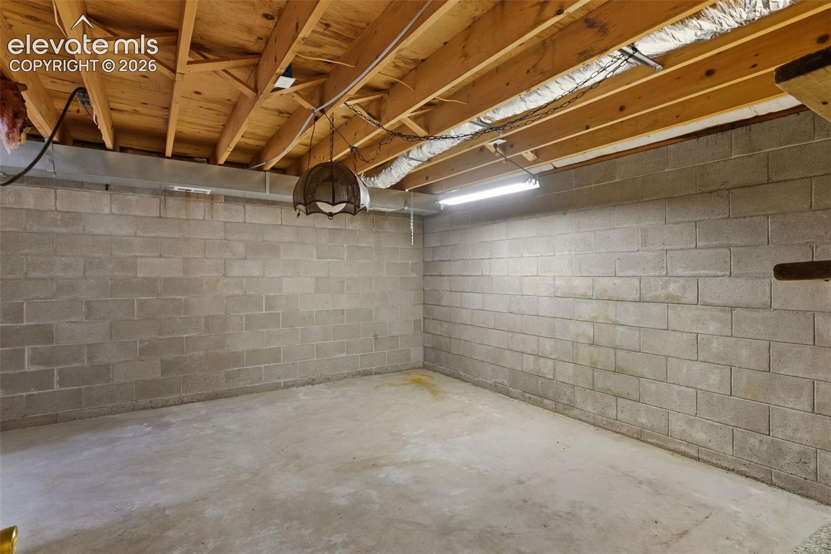 Listing photo 24 for 258 Appian Way