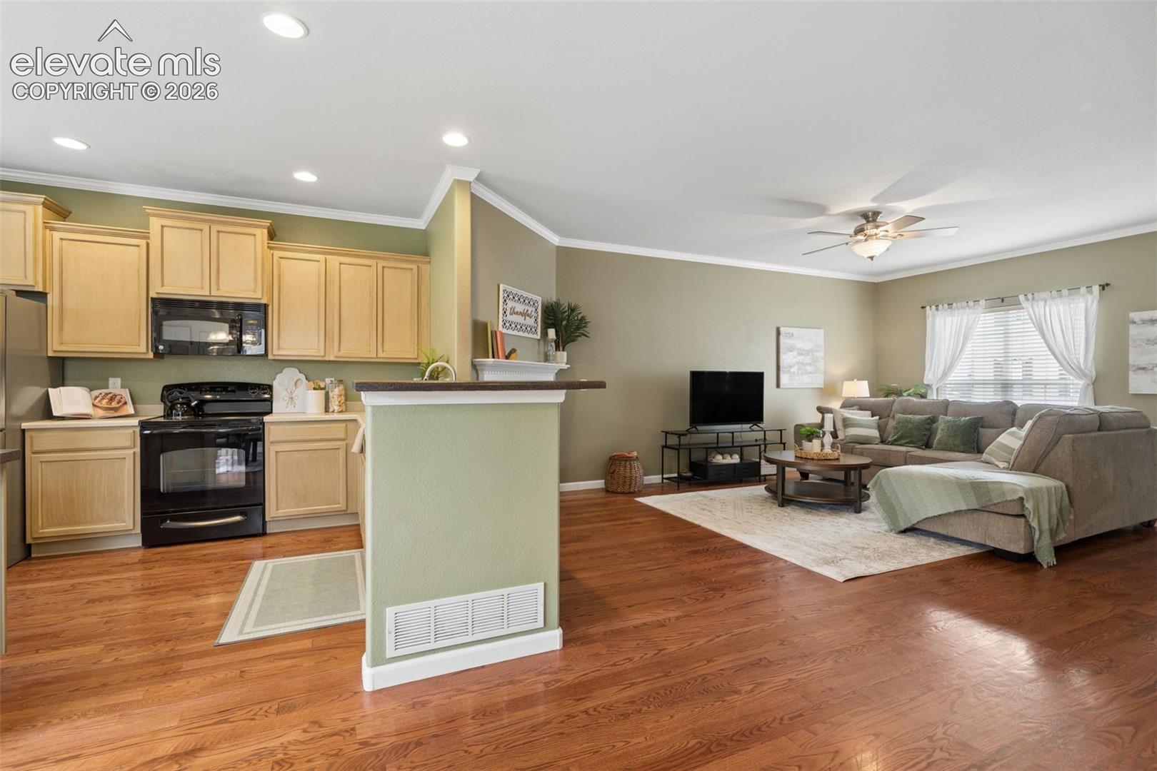 Listing photo 30 for 976 Burning Bush Point