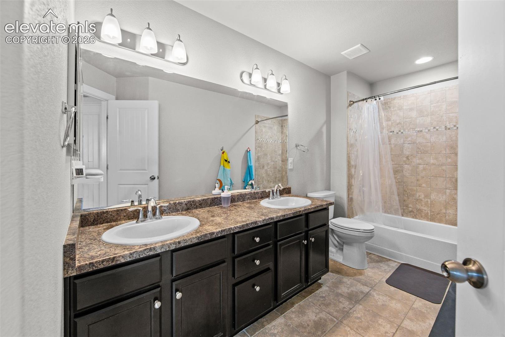 Listing photo 22 for 7447 Peachleaf Drive