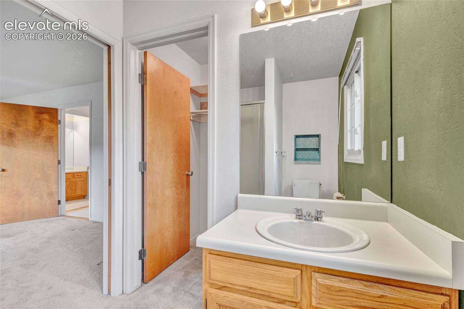 Listing photo 12 for 1405 Vondelpark Drive