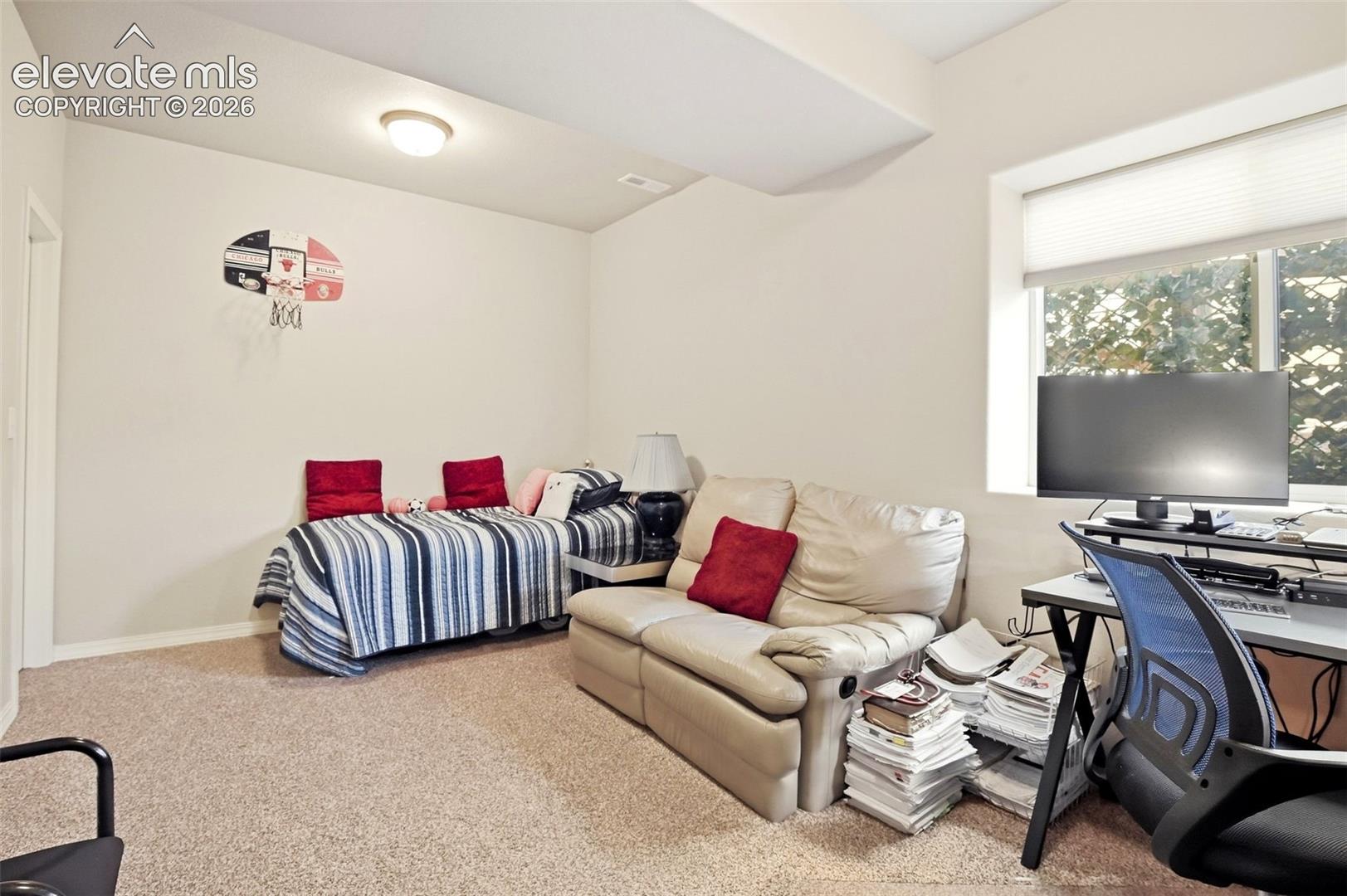Listing photo 44 for 19524 Lindenmere Drive