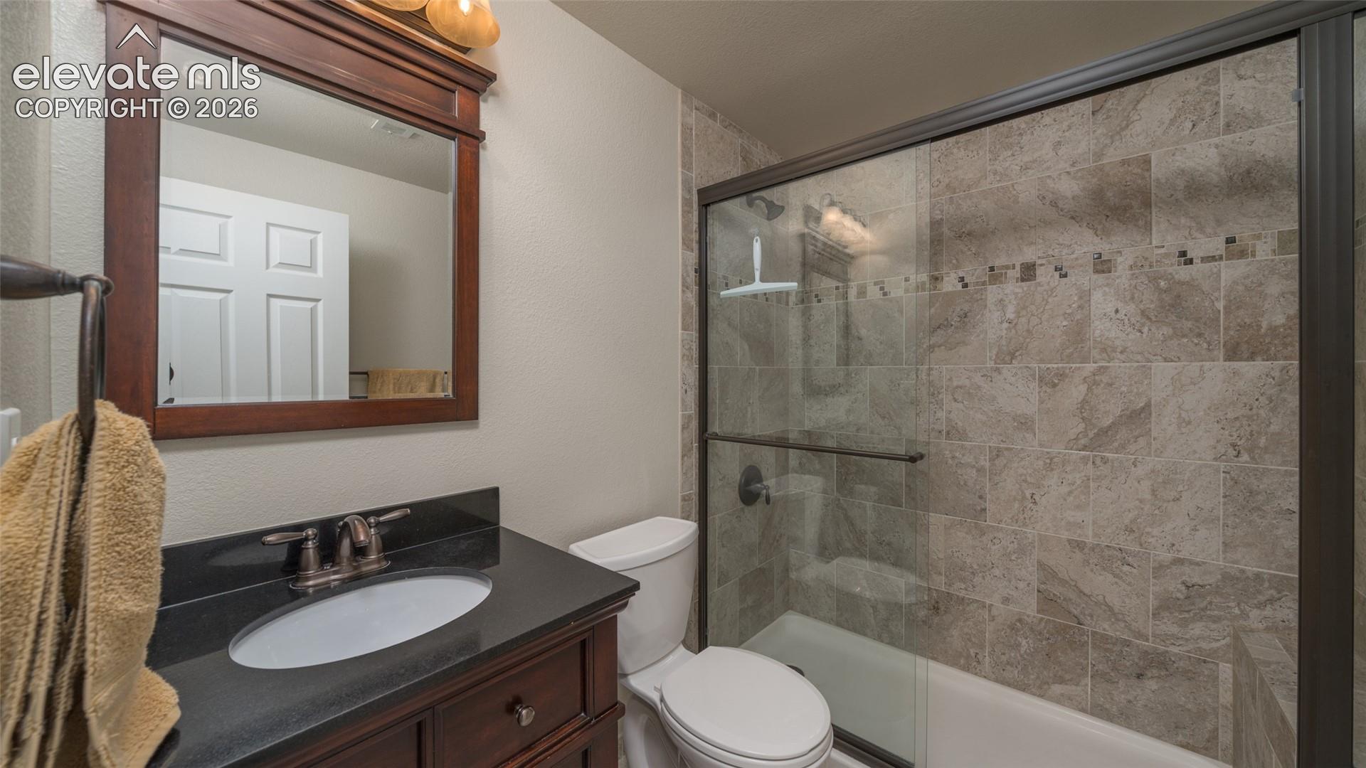 Listing photo 19 for 40 Wuthering Heights Drive