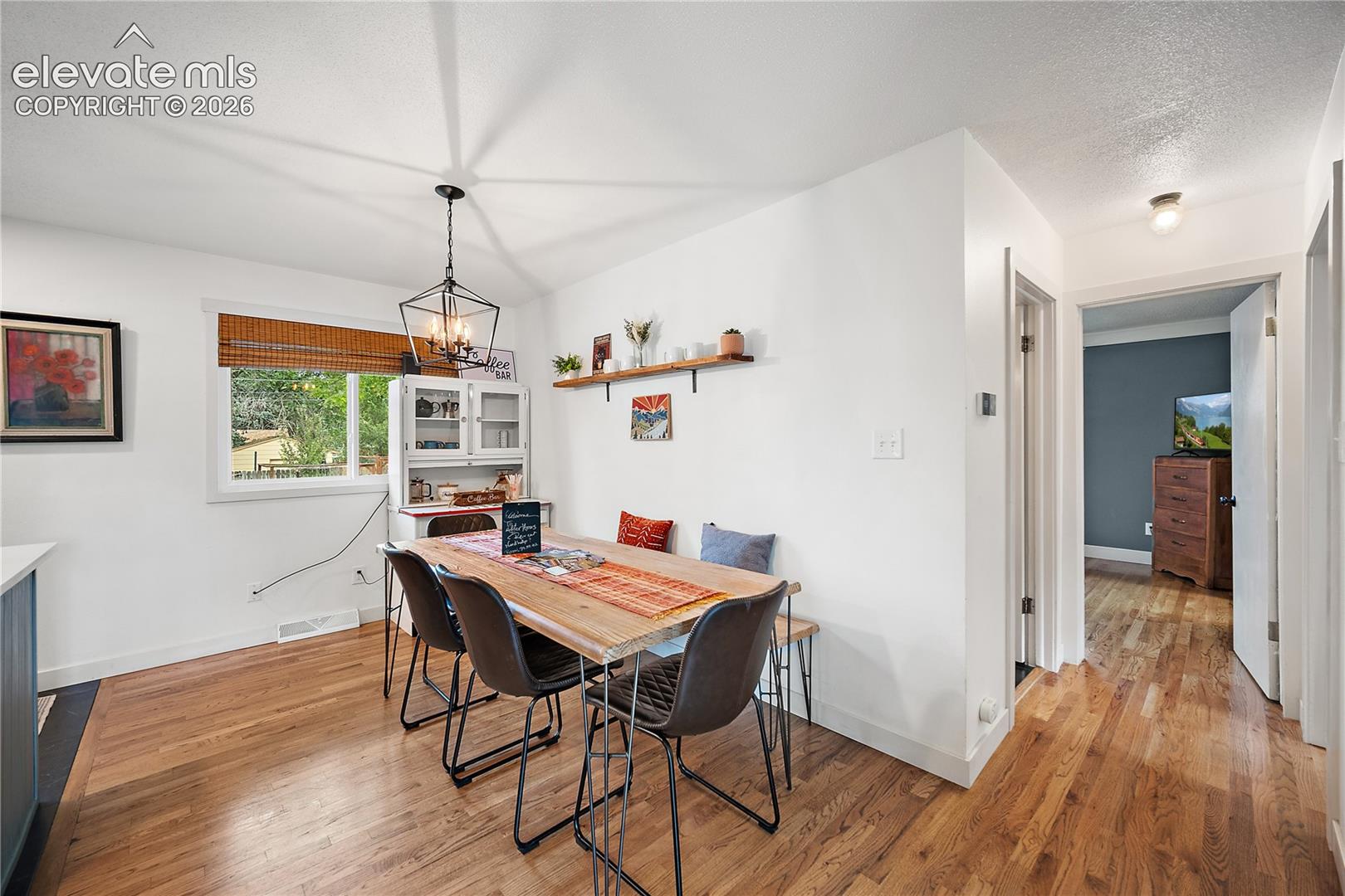 Listing photo 14 for 2414 E Caramillo Street