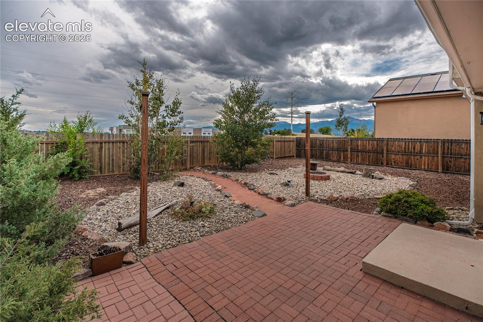Listing photo 40 for 4325 Ramblewood Drive