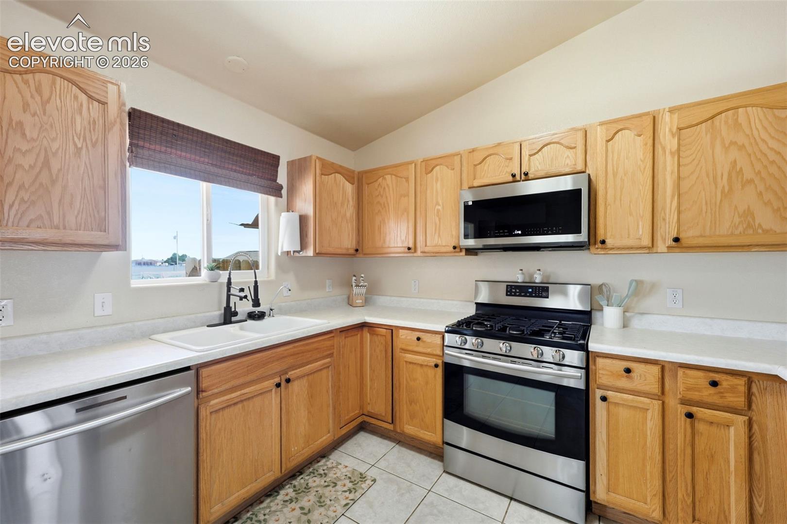 Listing photo 11 for 1218 E Onizuka Lane