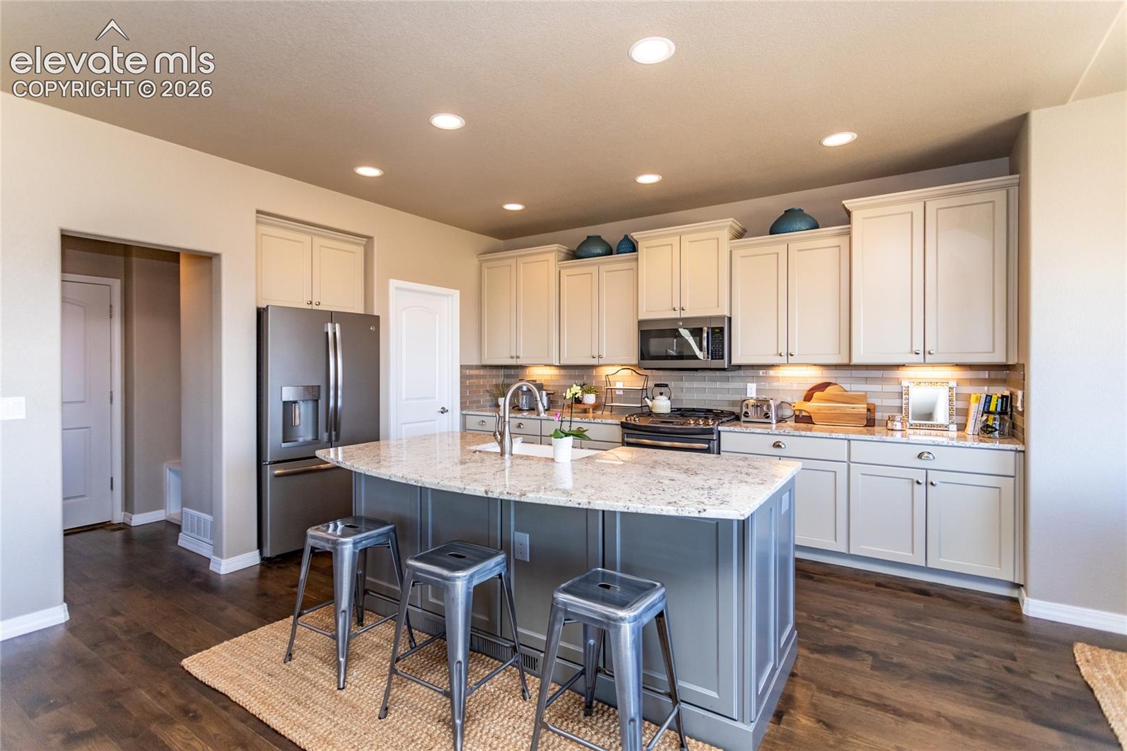 Listing photo 5 for 11068 Echo Canyon Drive