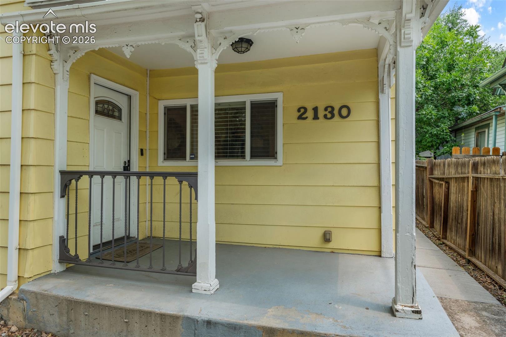 Listing photo 5 for 2130 W Kiowa Street