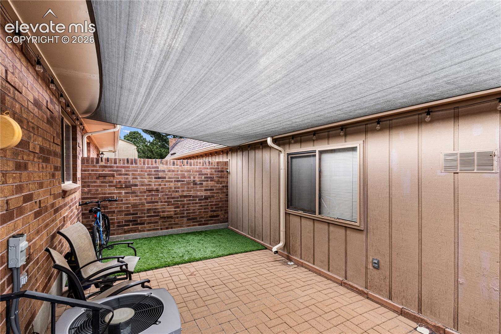 Listing photo 17 for 2106 Chautard Drive B
