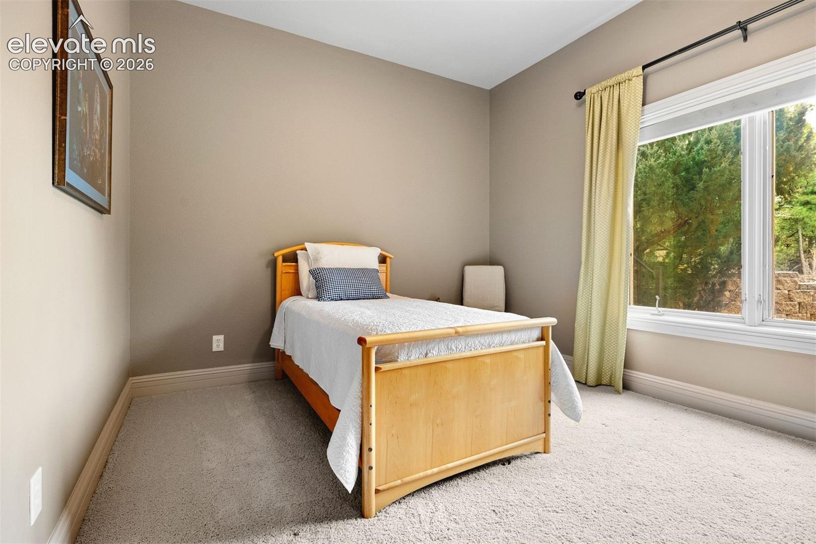 Listing photo 45 for 17507 Colonial Park Drive