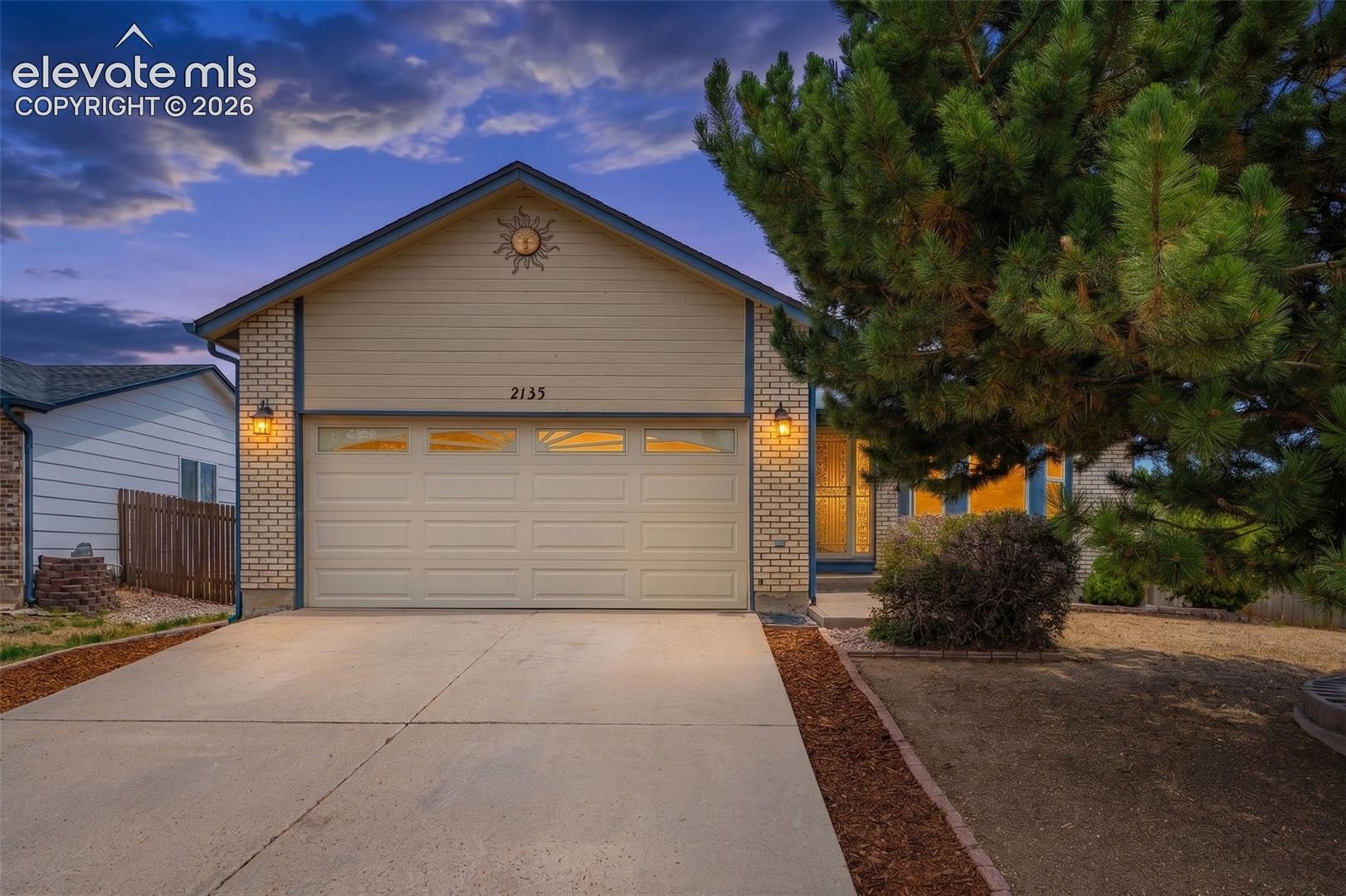 Listing photo 2 for 2135 Bent Tree Lane