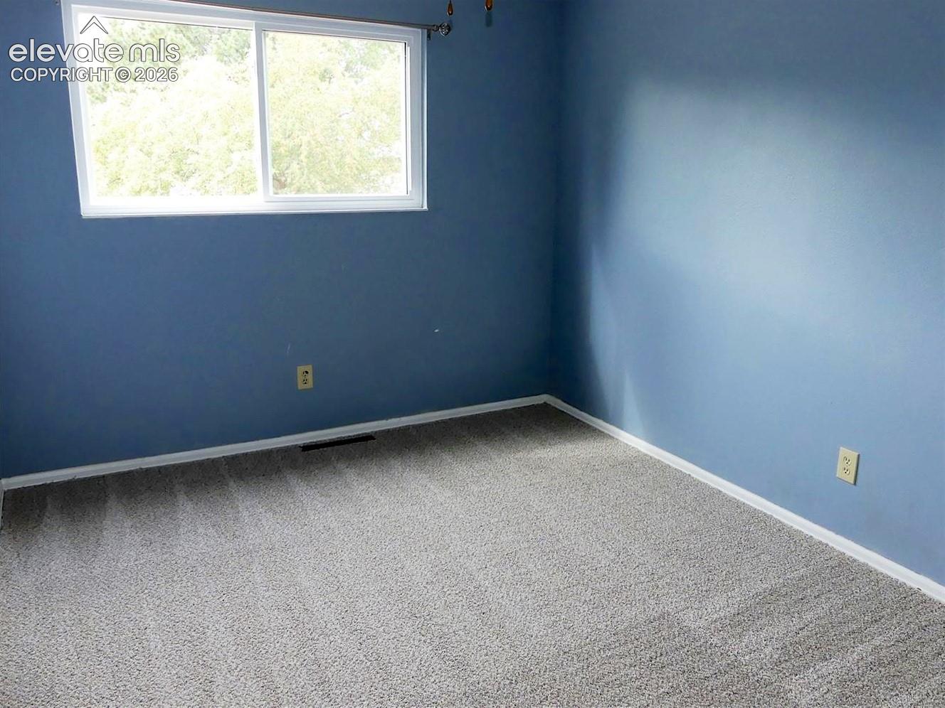 Listing photo 35 for 1104 Yosemite Drive
