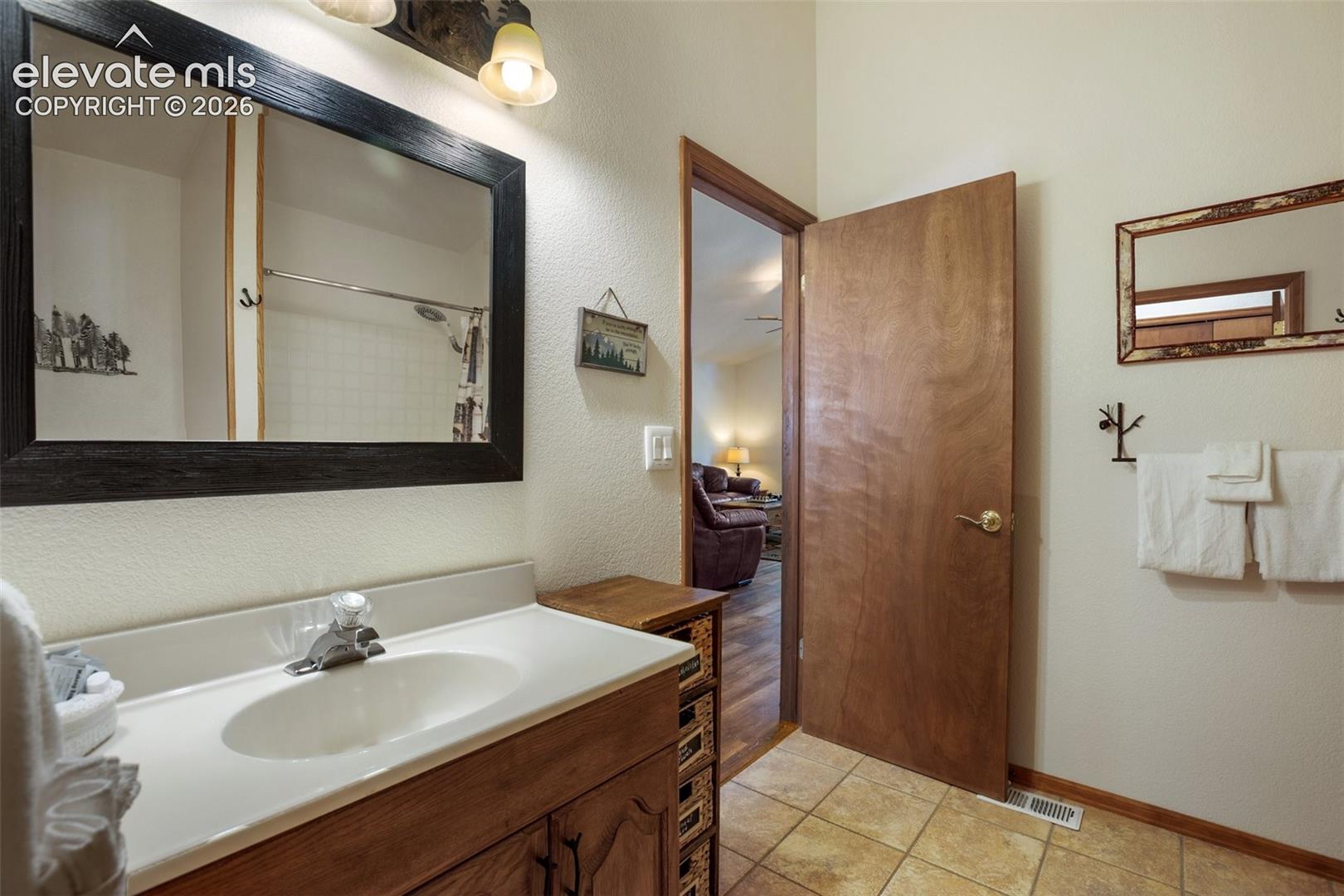 Listing photo 31 for 493 Horseshoe Drive